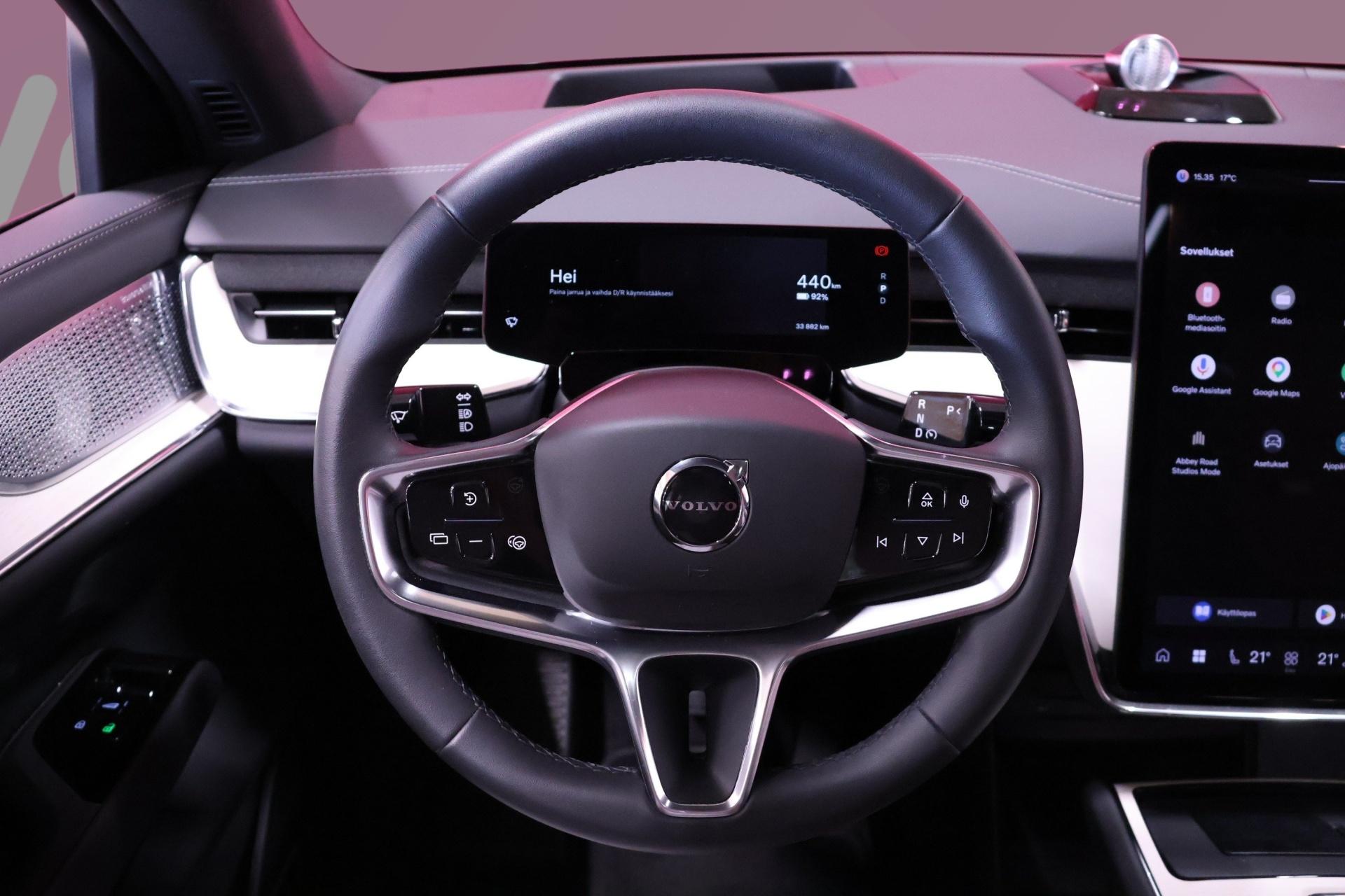 VOLVO EX90 15