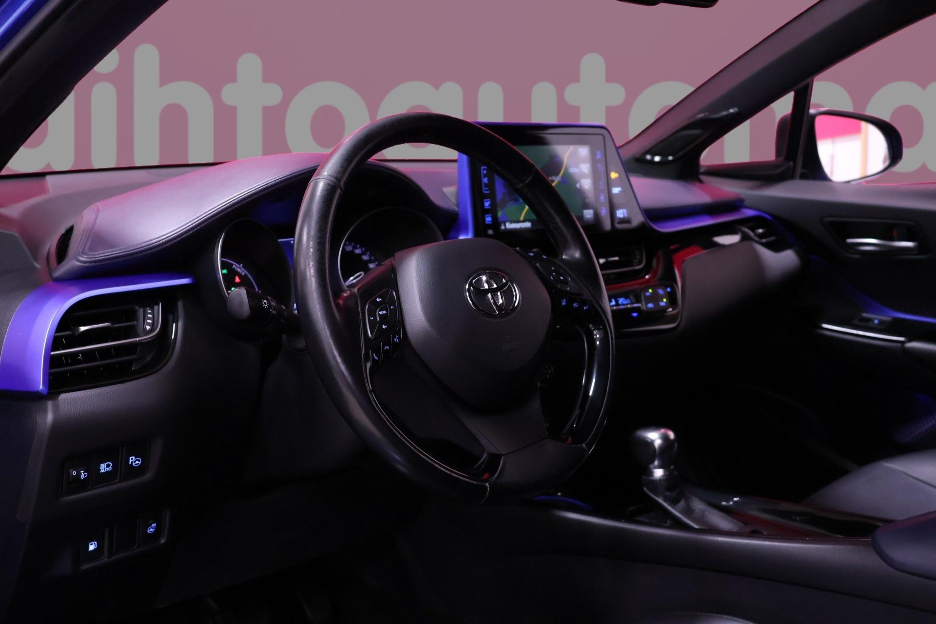 TOYOTA C-HR 11