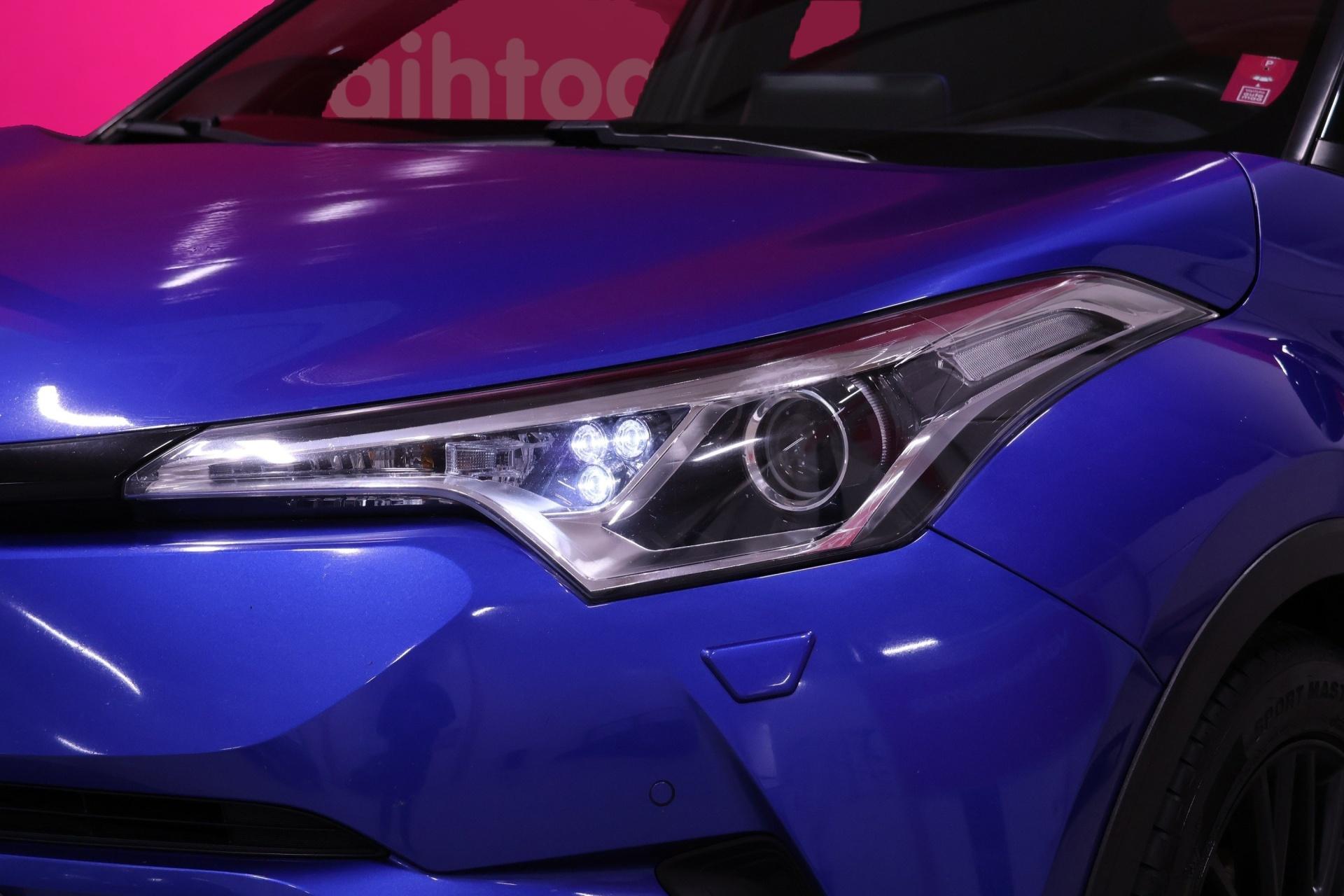 TOYOTA C-HR 8