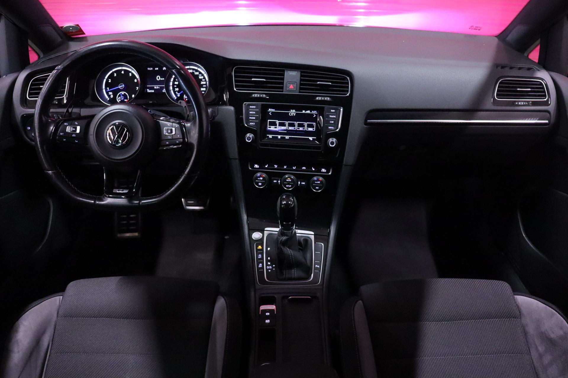 VOLKSWAGEN Golf 2014