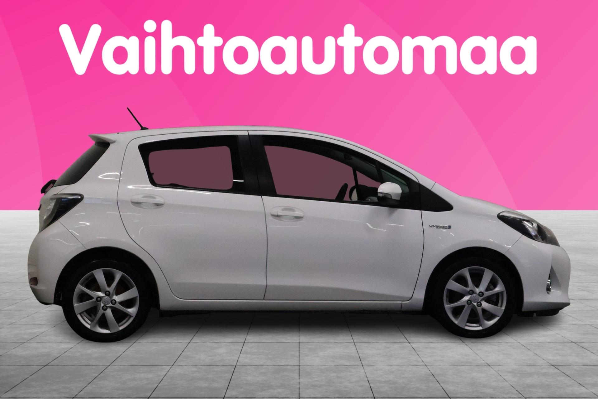 TOYOTA Yaris 2013