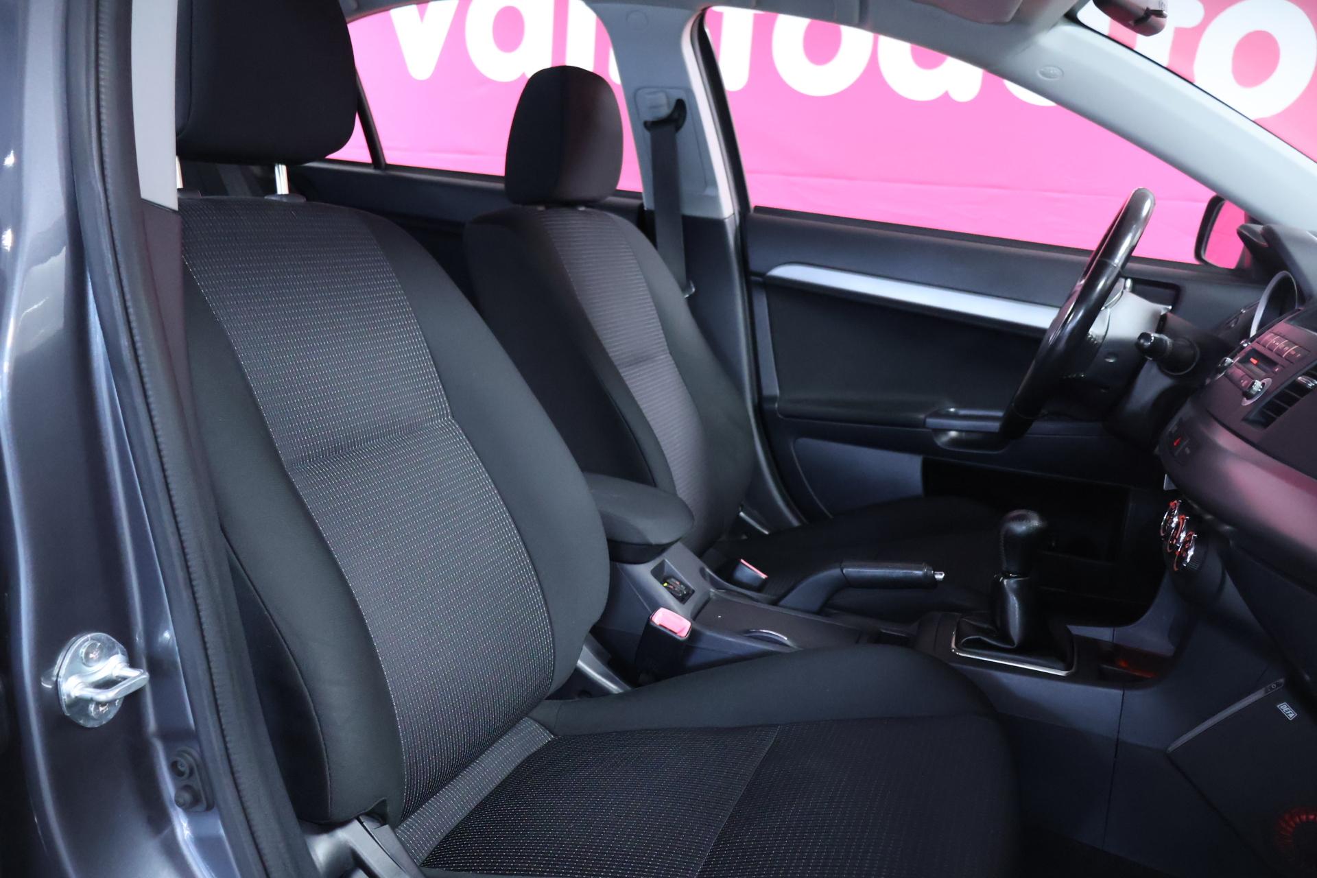 MITSUBISHI Lancer 2011