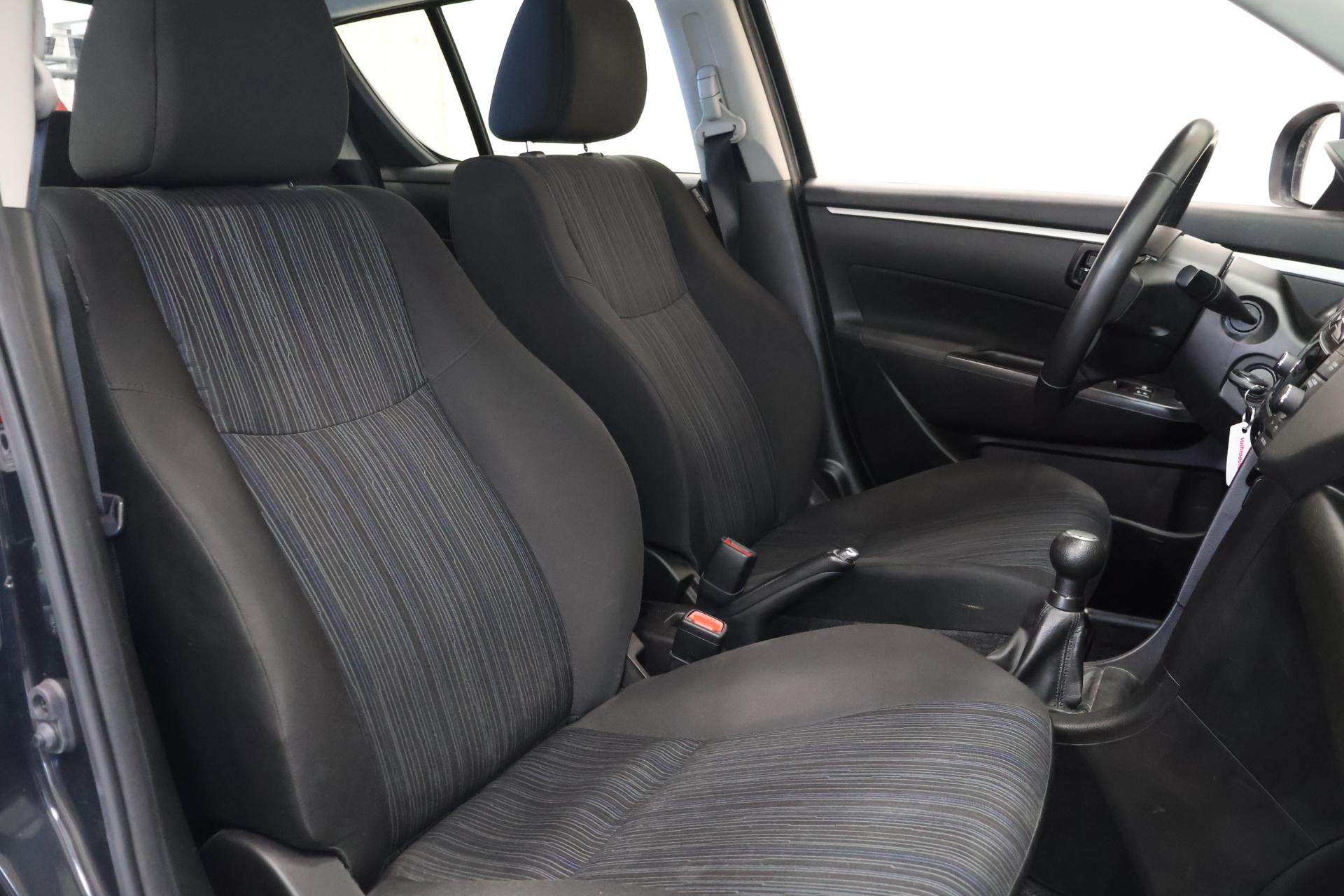 SUZUKI Swift 2013