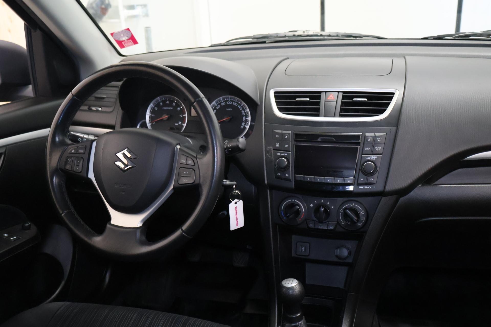 SUZUKI Swift 2013