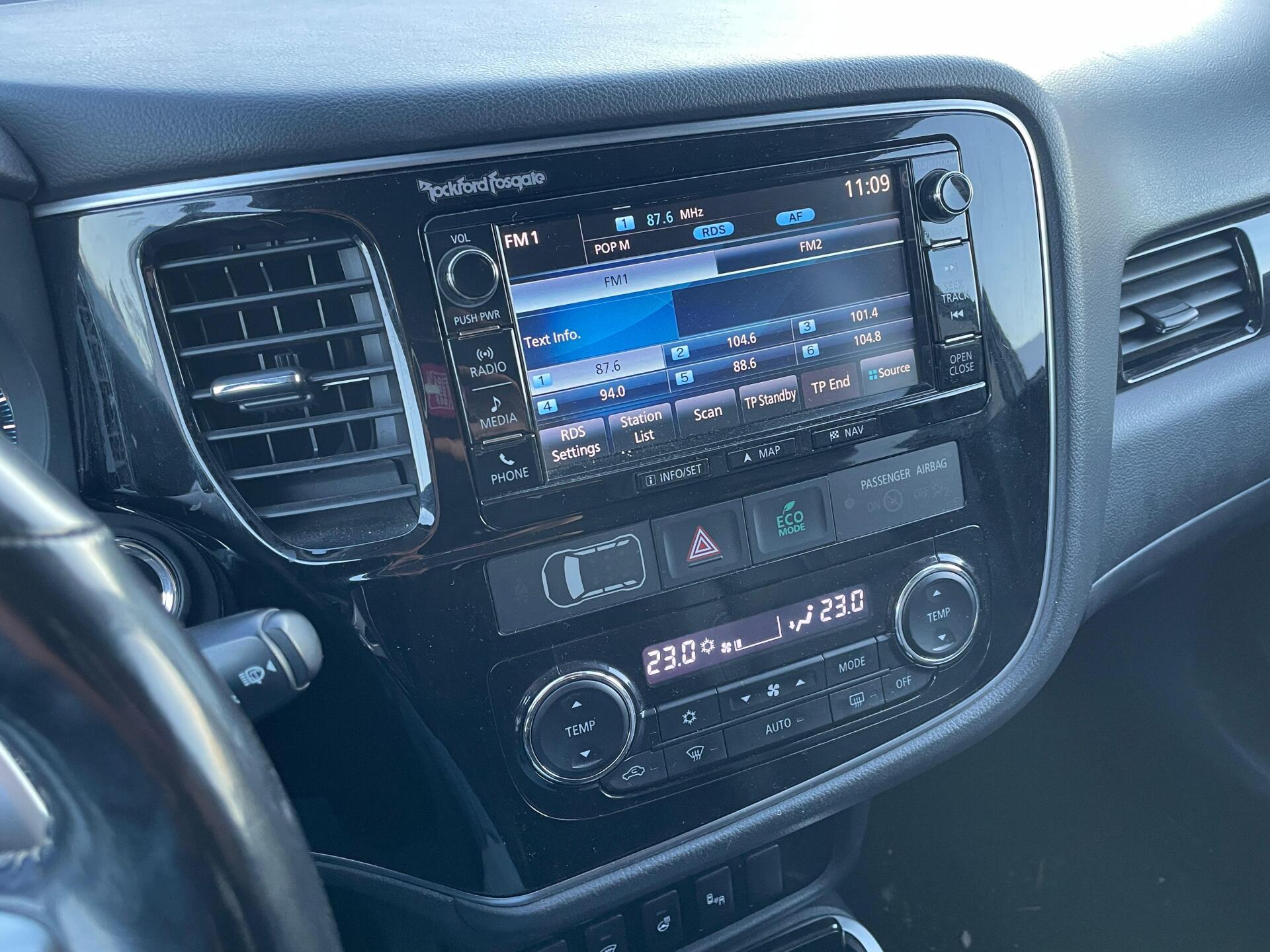 MITSUBISHI Outlander PHEV 2018