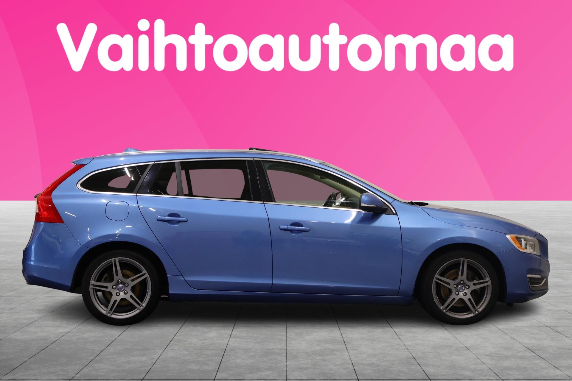 VOLVO V60 2015