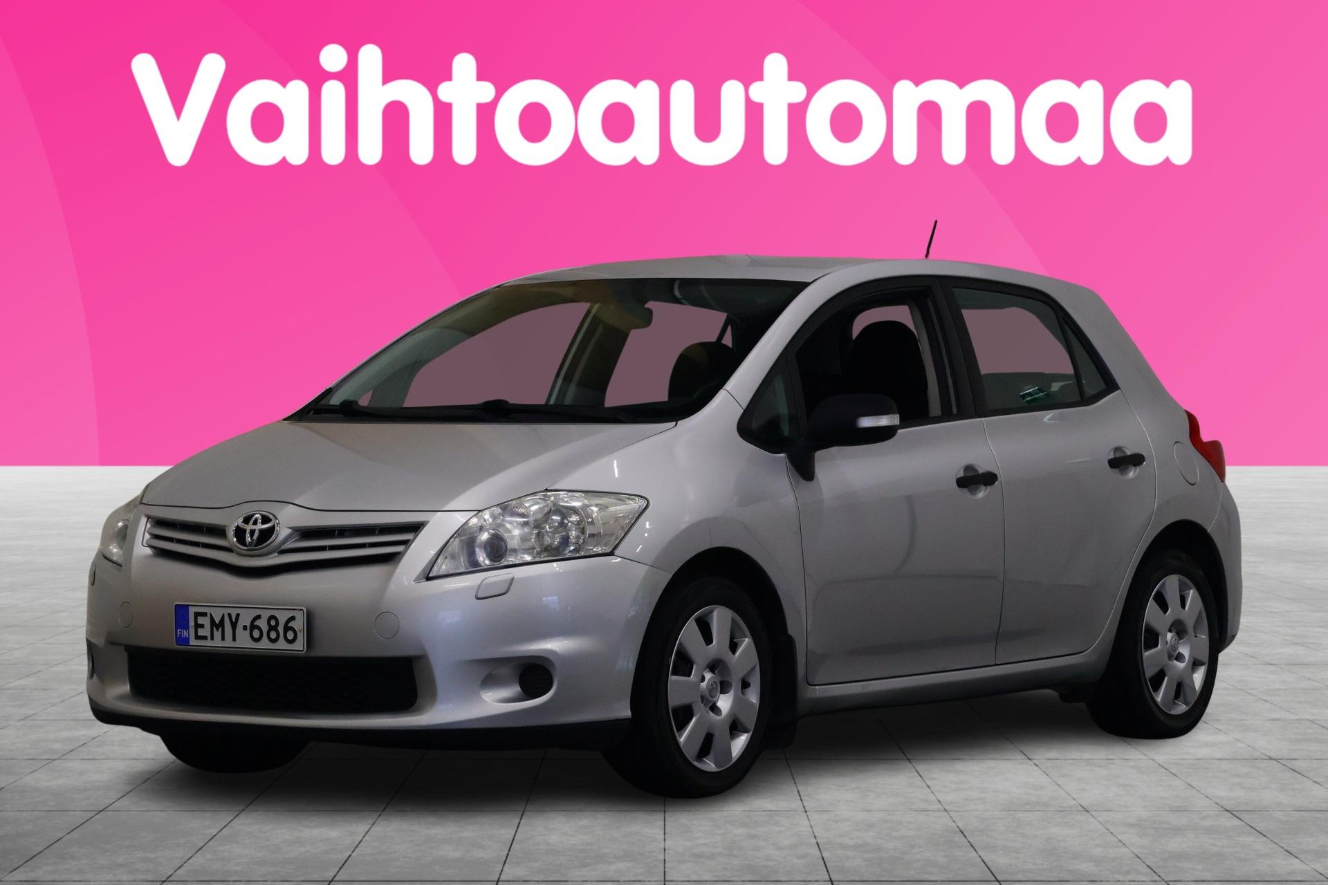 TOYOTA Auris 2011