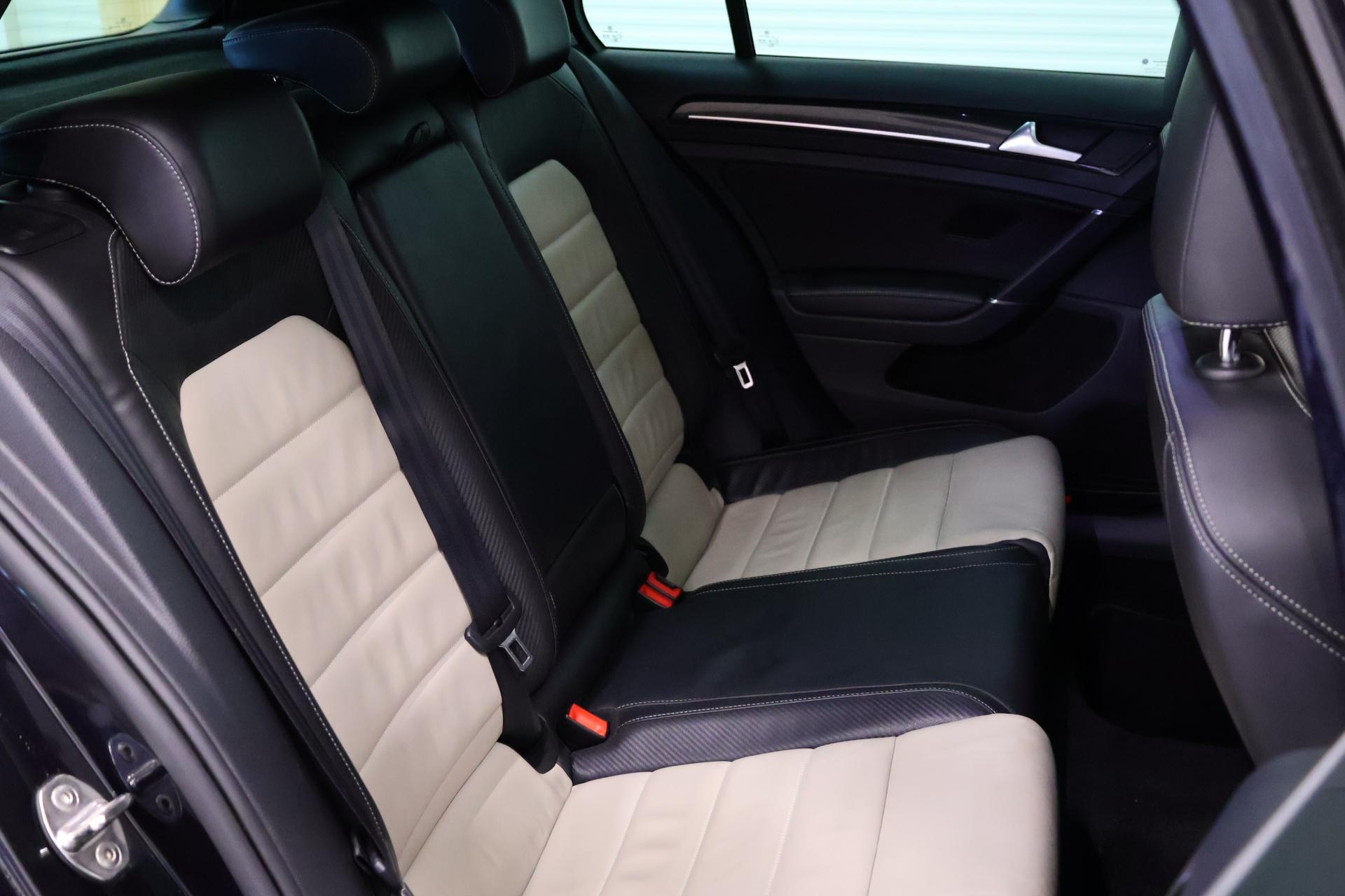 VOLKSWAGEN Golf 10