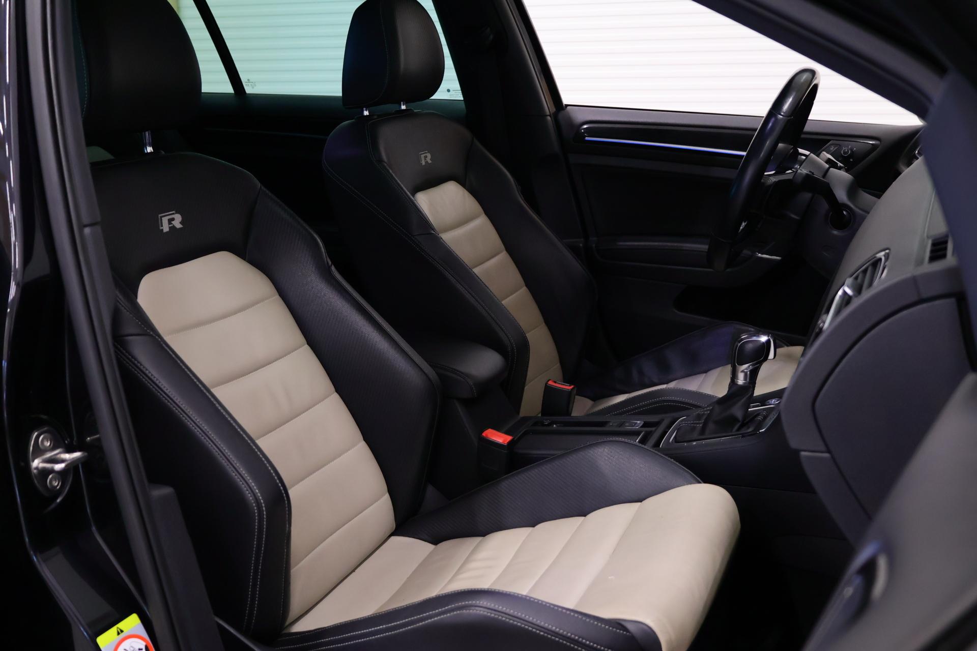VOLKSWAGEN Golf 9