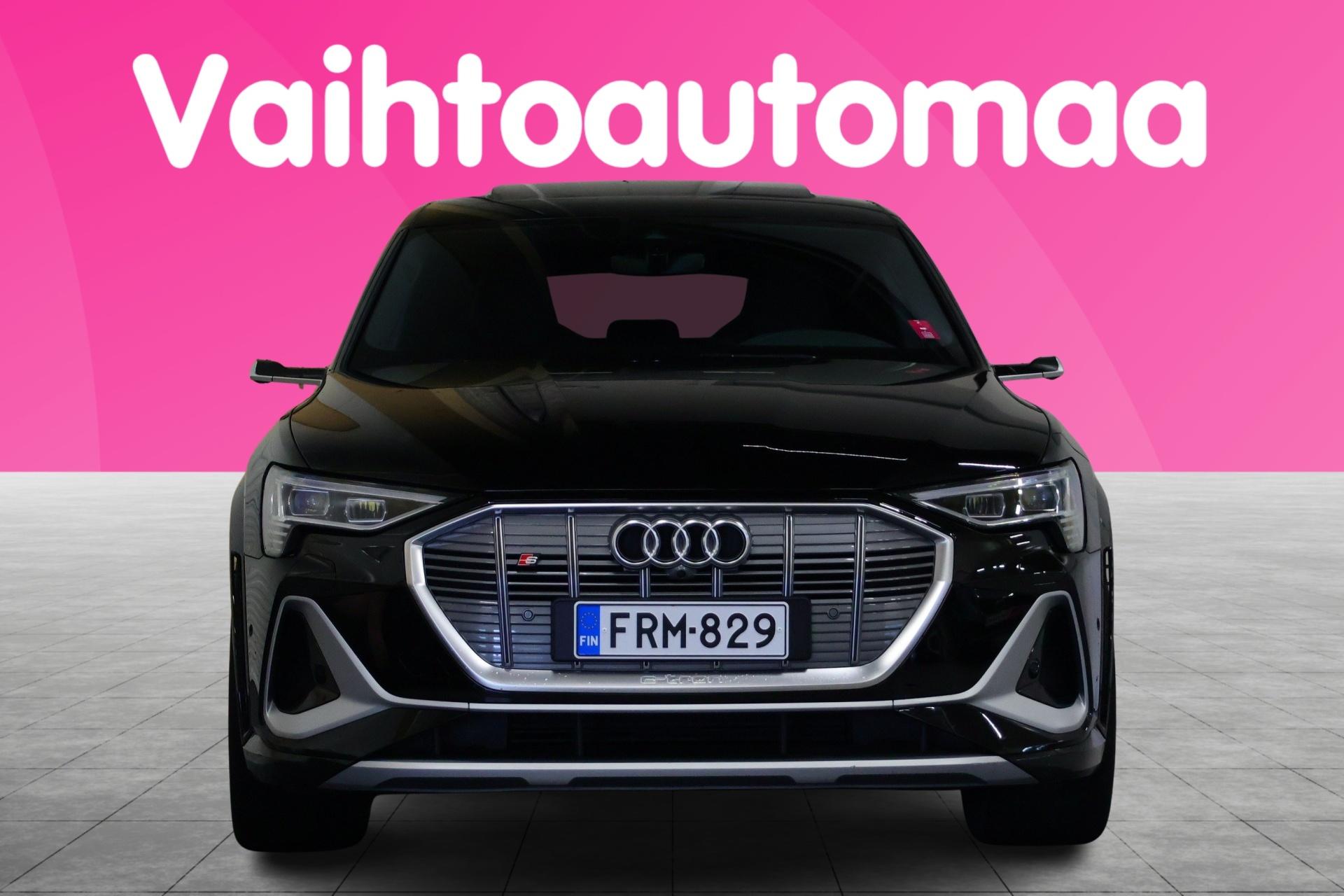 AUDI e-tron 2022