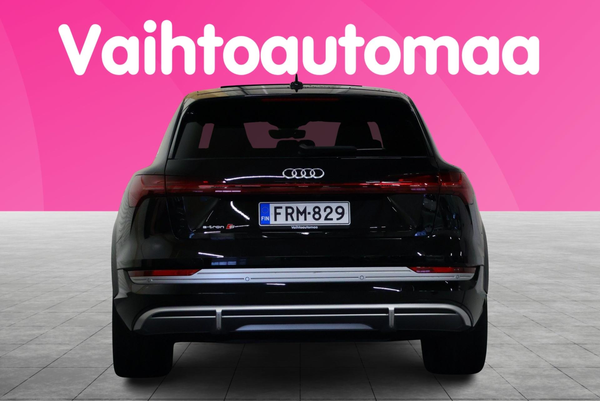 AUDI e-tron 2022