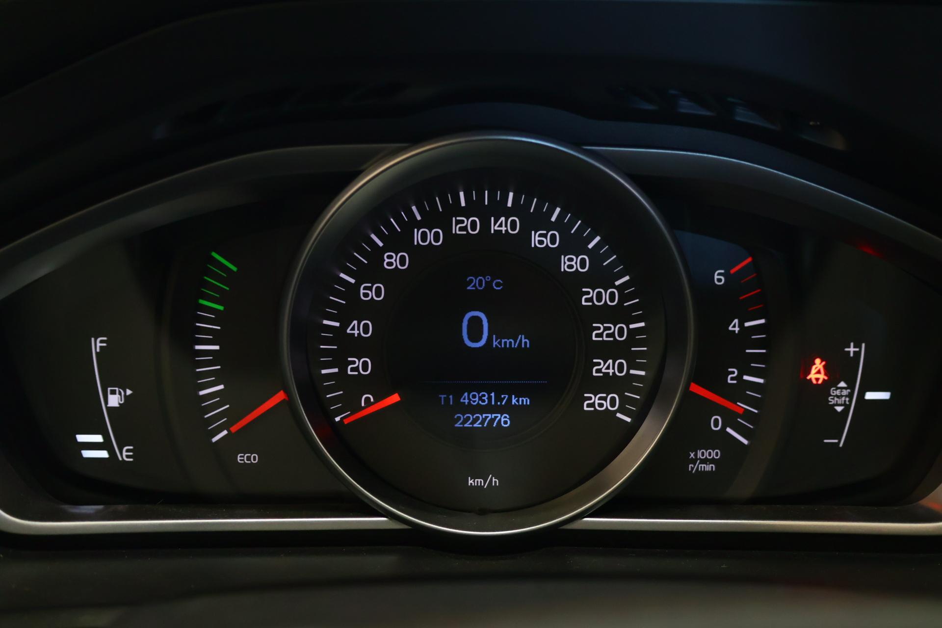 VOLVO V40 Cross Country 2013