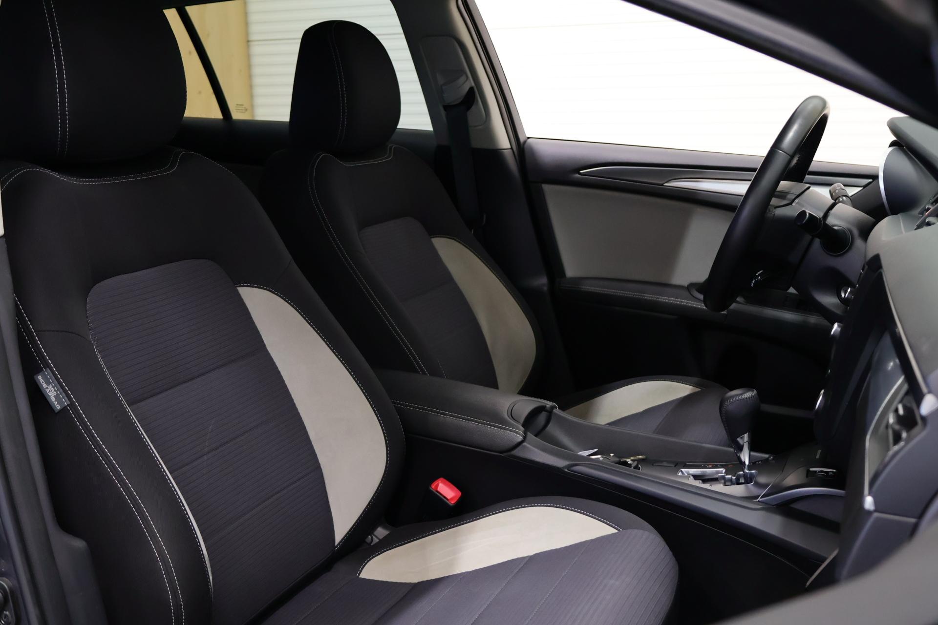 TOYOTA Avensis 2016