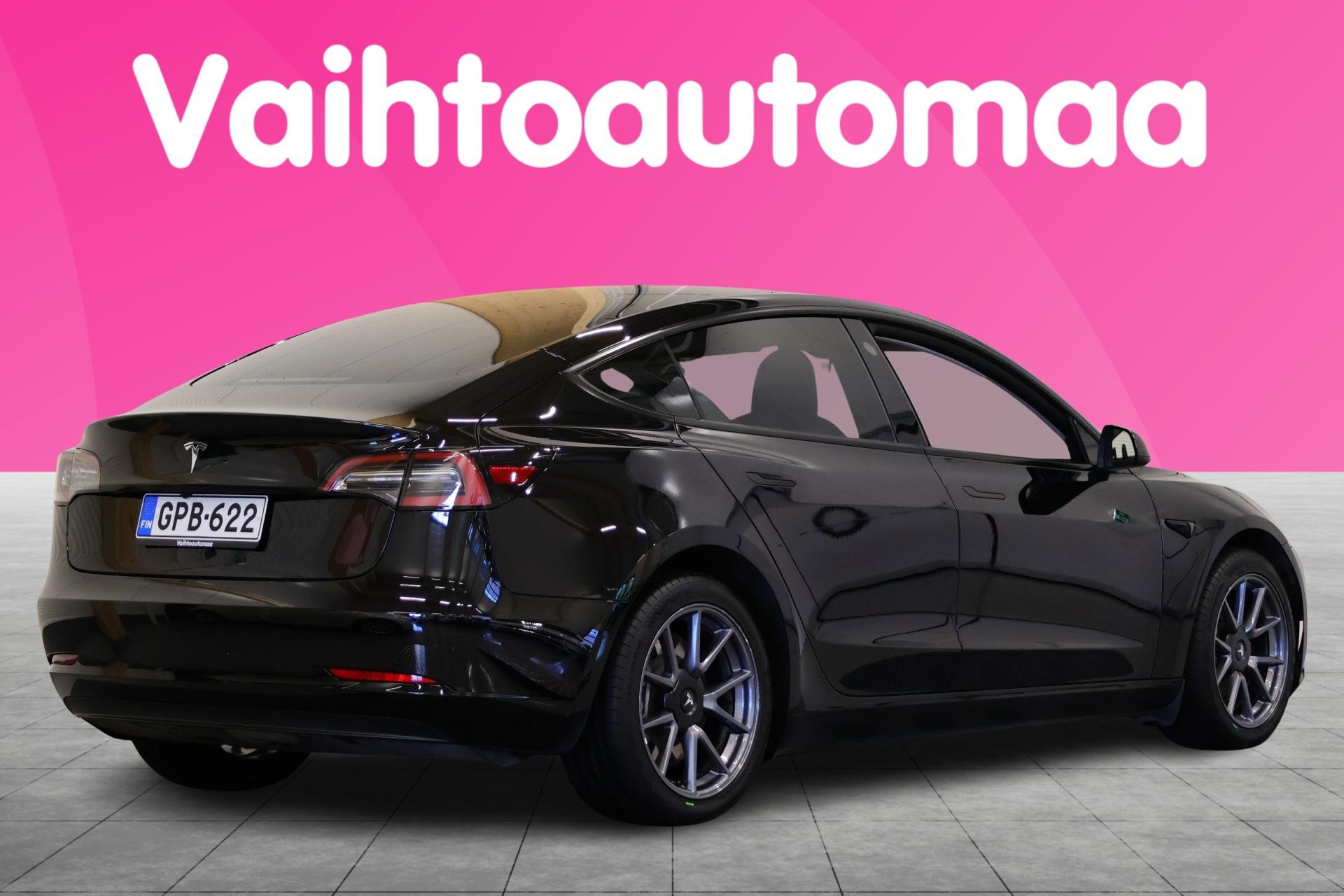 TESLA Model 3 2022