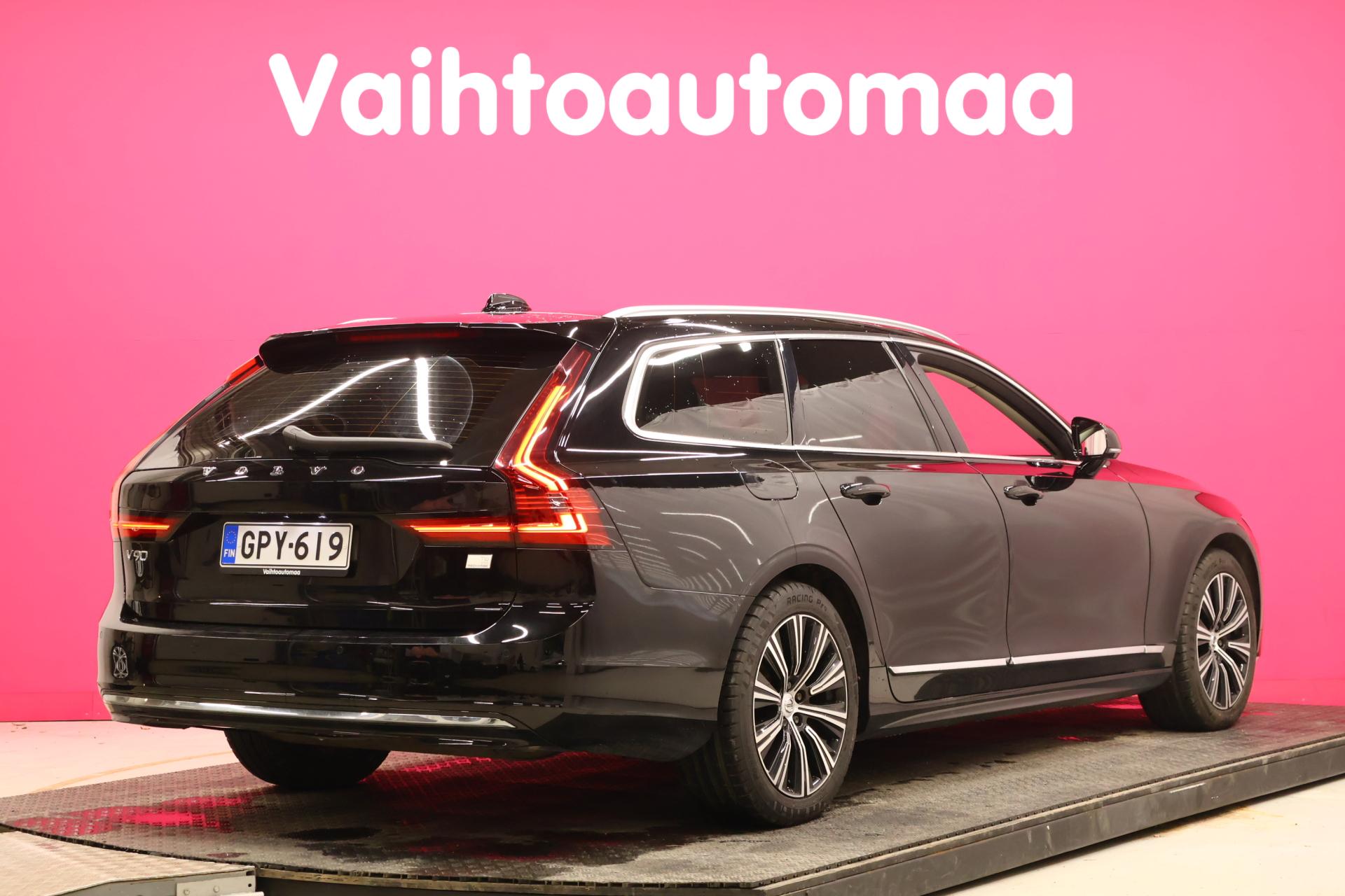 VOLVO V90 2021