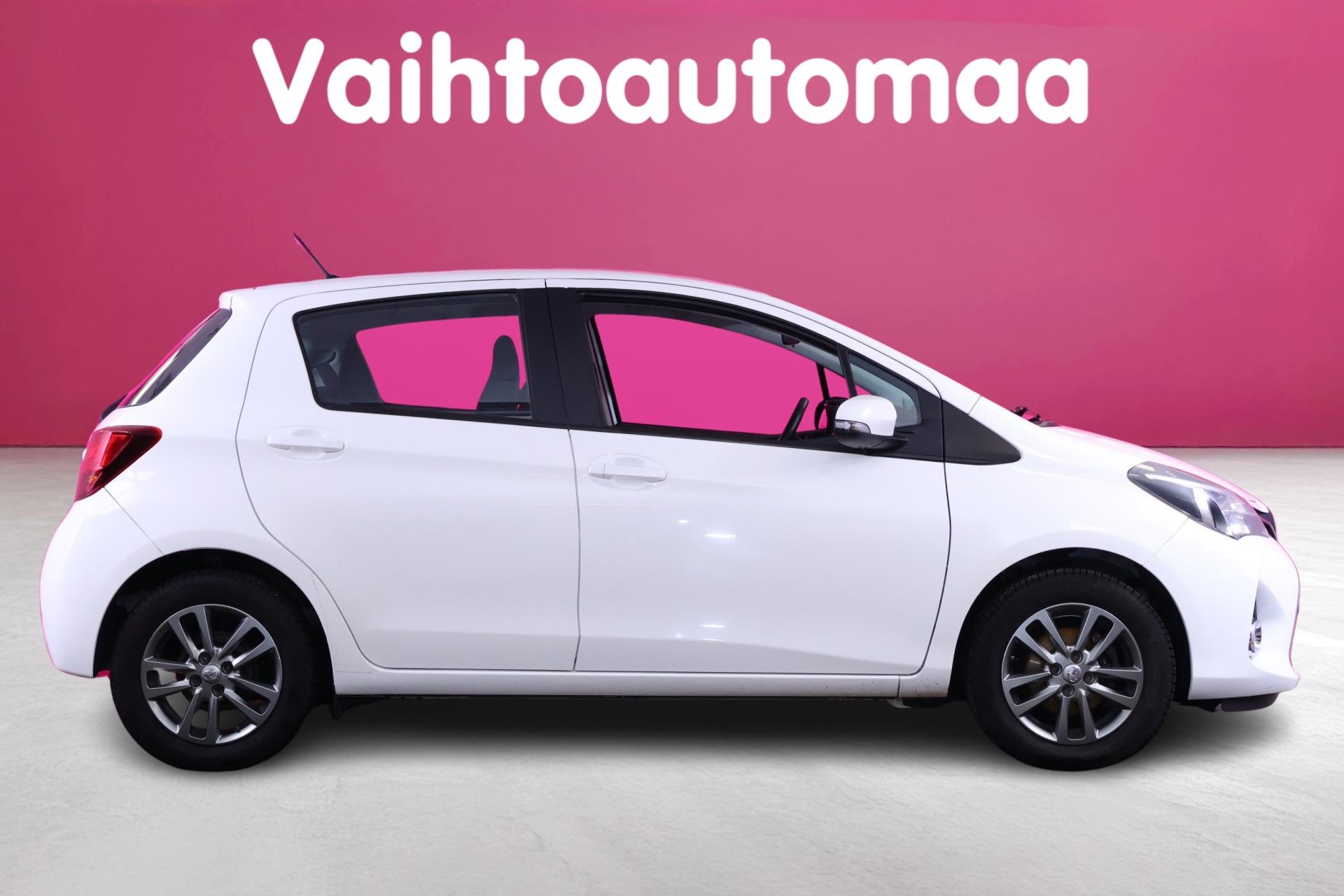 TOYOTA Yaris 2016