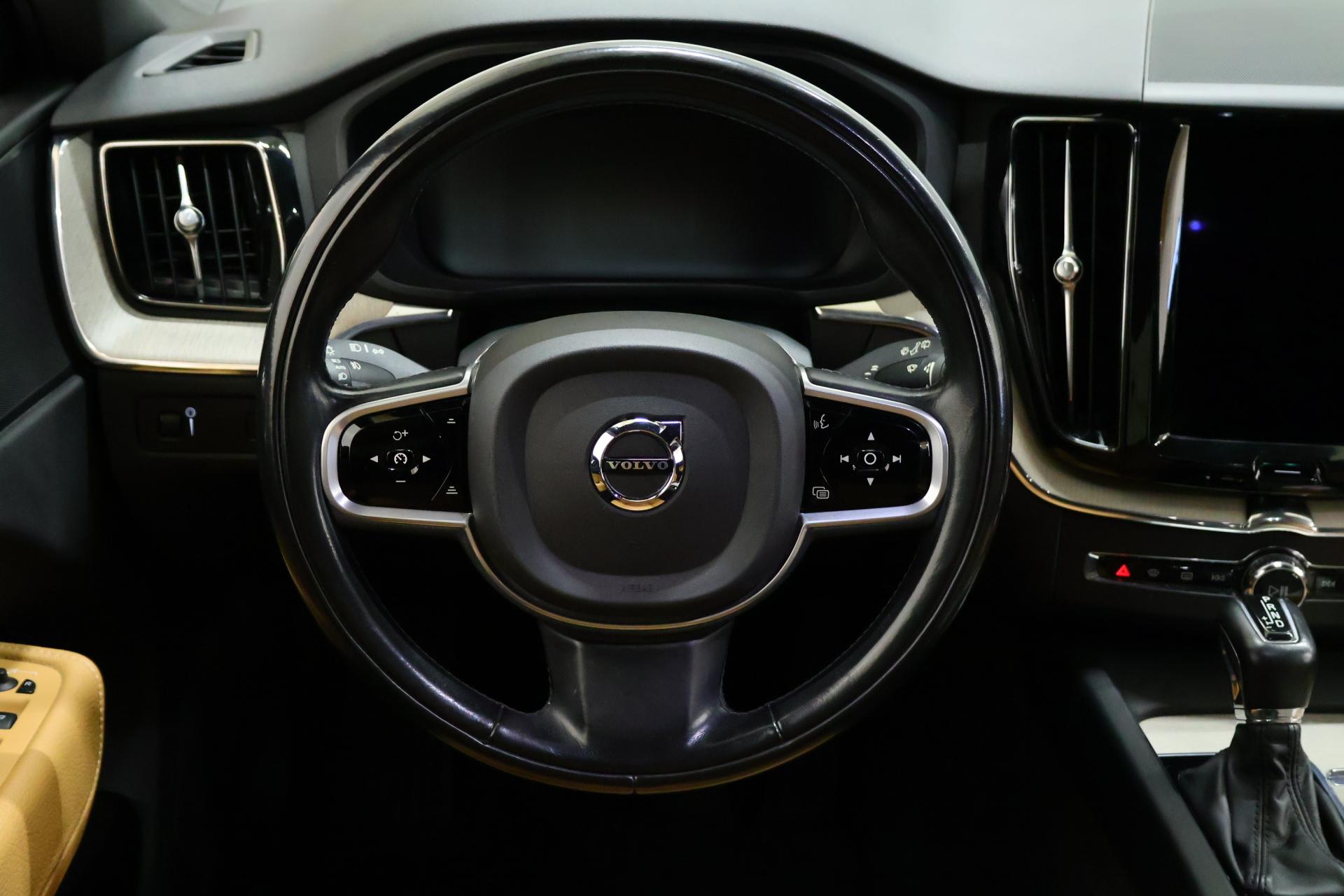 VOLVO XC60 2017