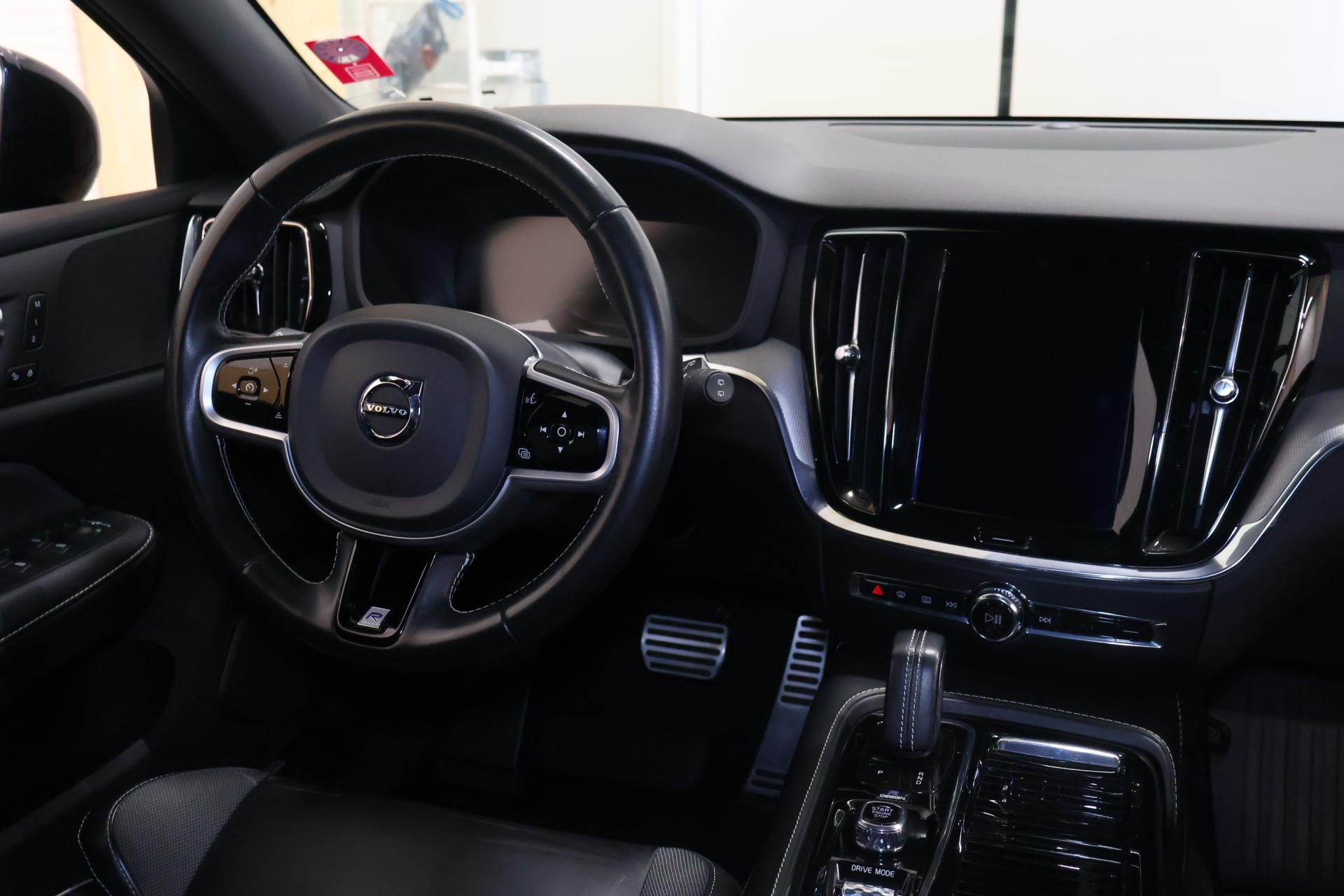 VOLVO V60 2020