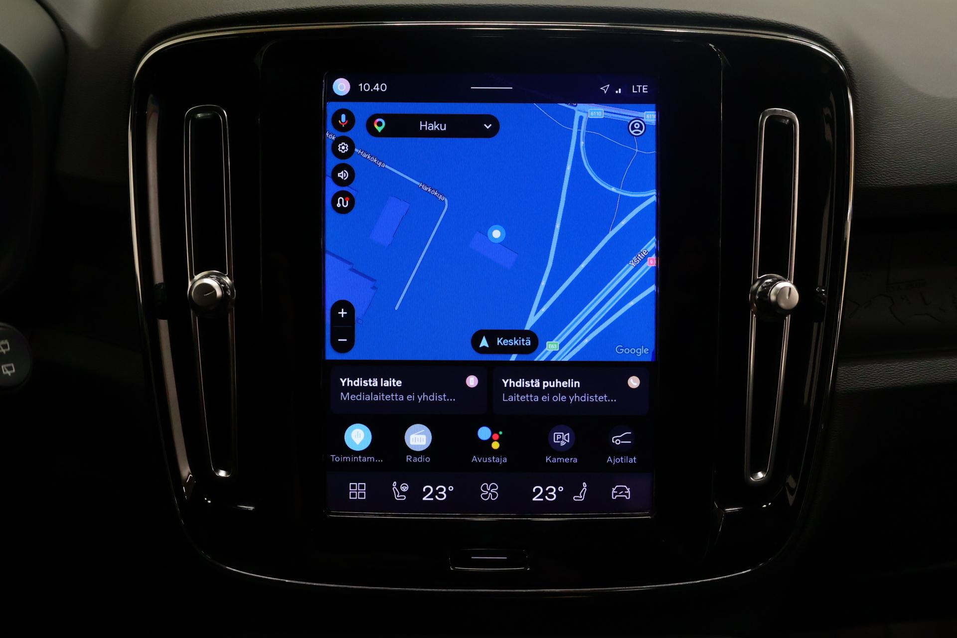 VOLVO XC40 2023