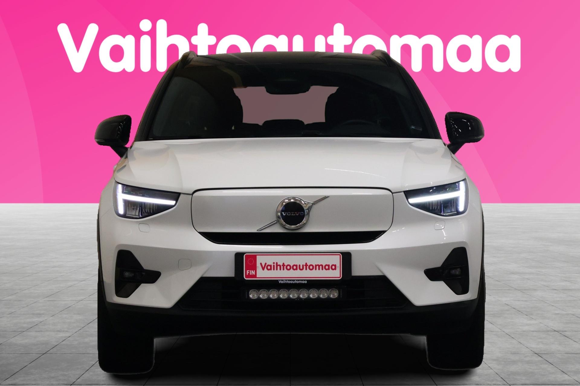 VOLVO XC40 2023