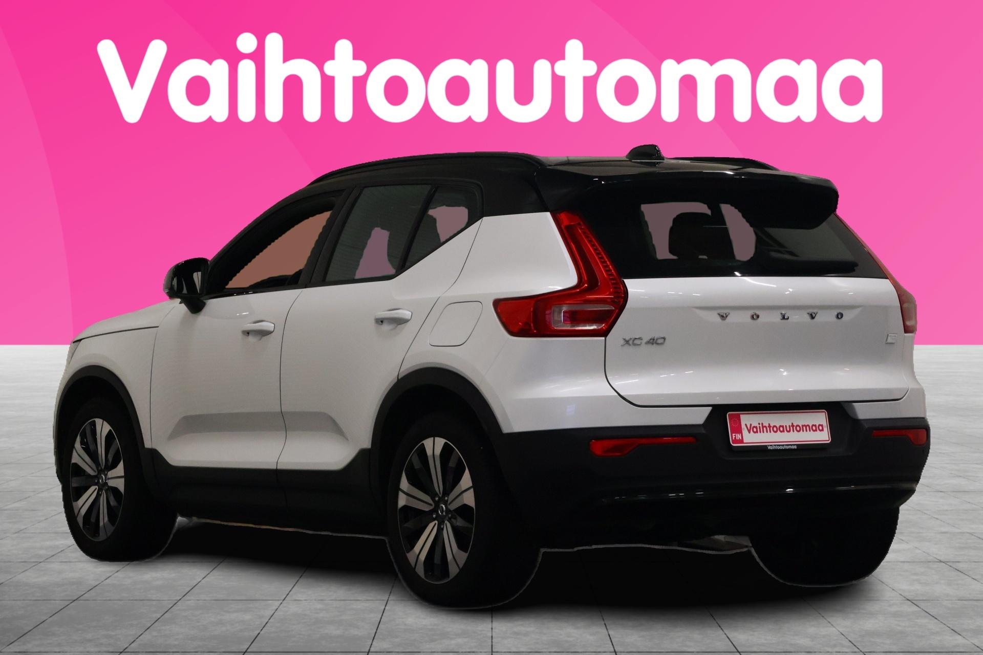VOLVO XC40 2023
