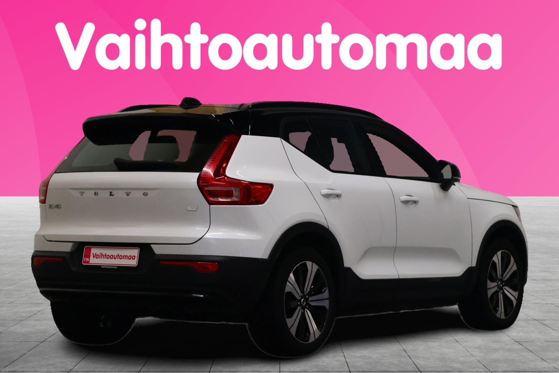 VOLVO XC40 2023