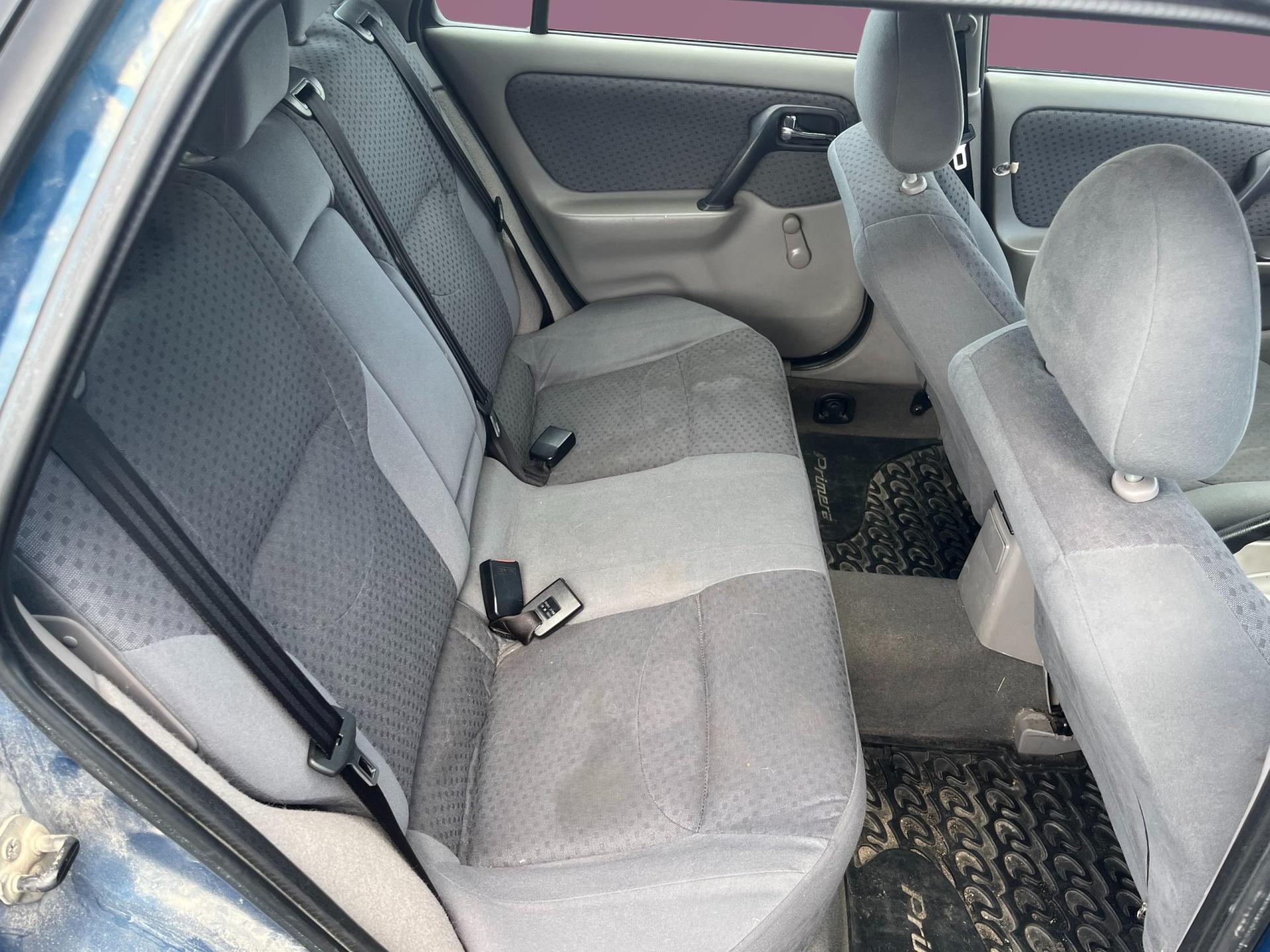 NISSAN Primera 2001