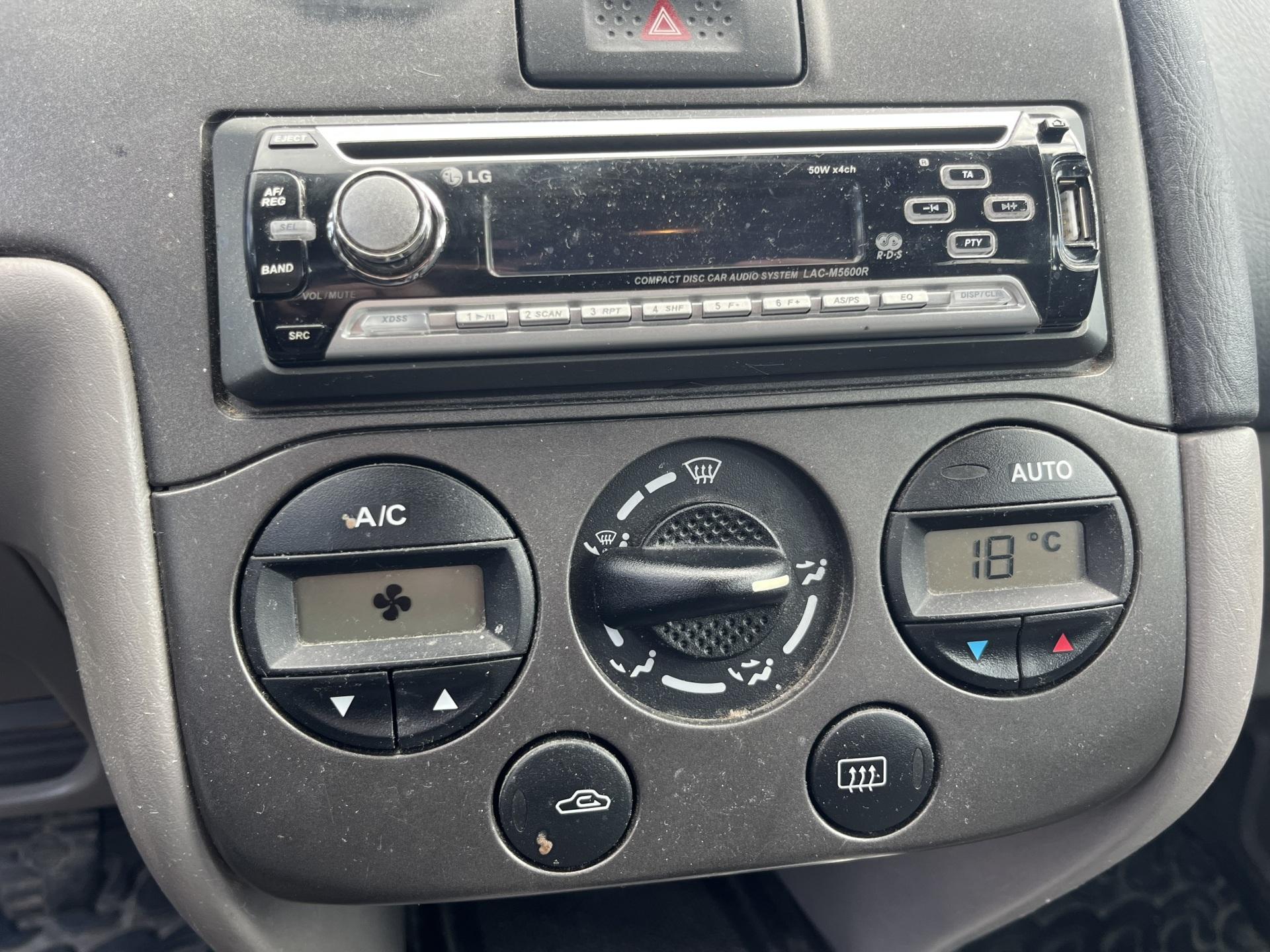 NISSAN Primera 2001