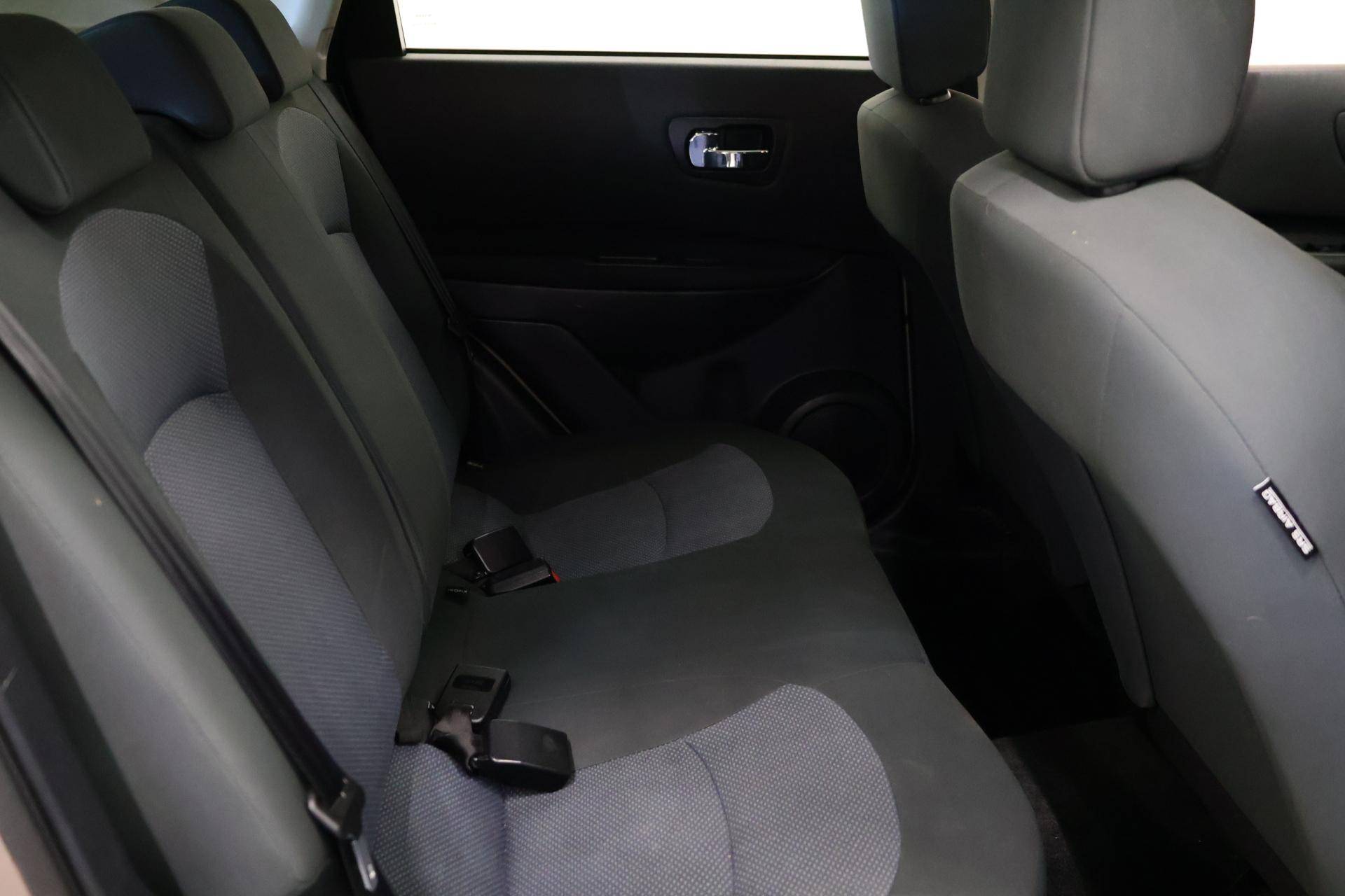 NISSAN Qashqai 2012