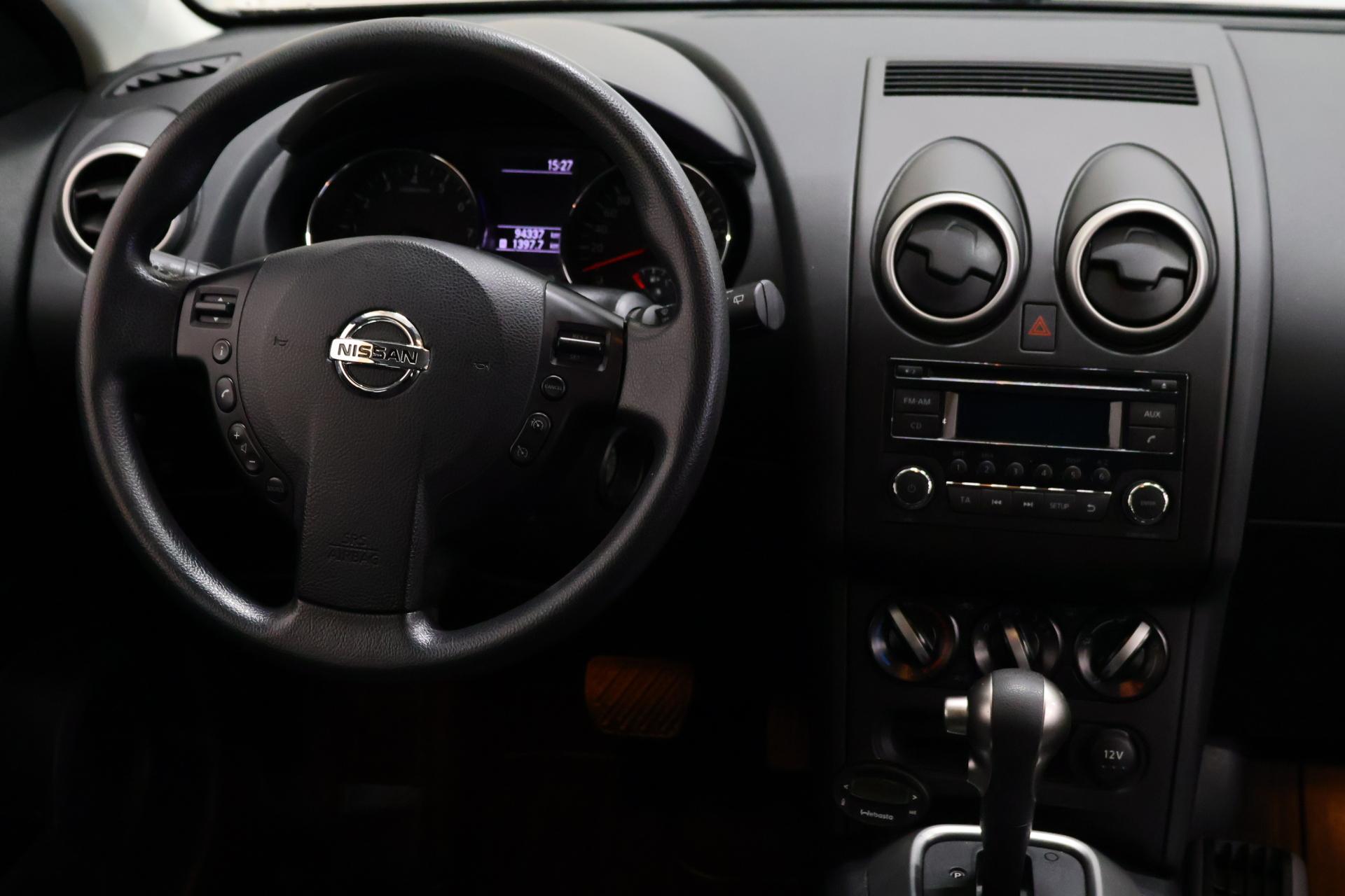 NISSAN Qashqai 2012