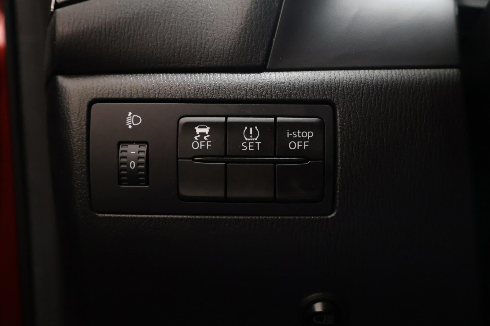 MAZDA 3 2017