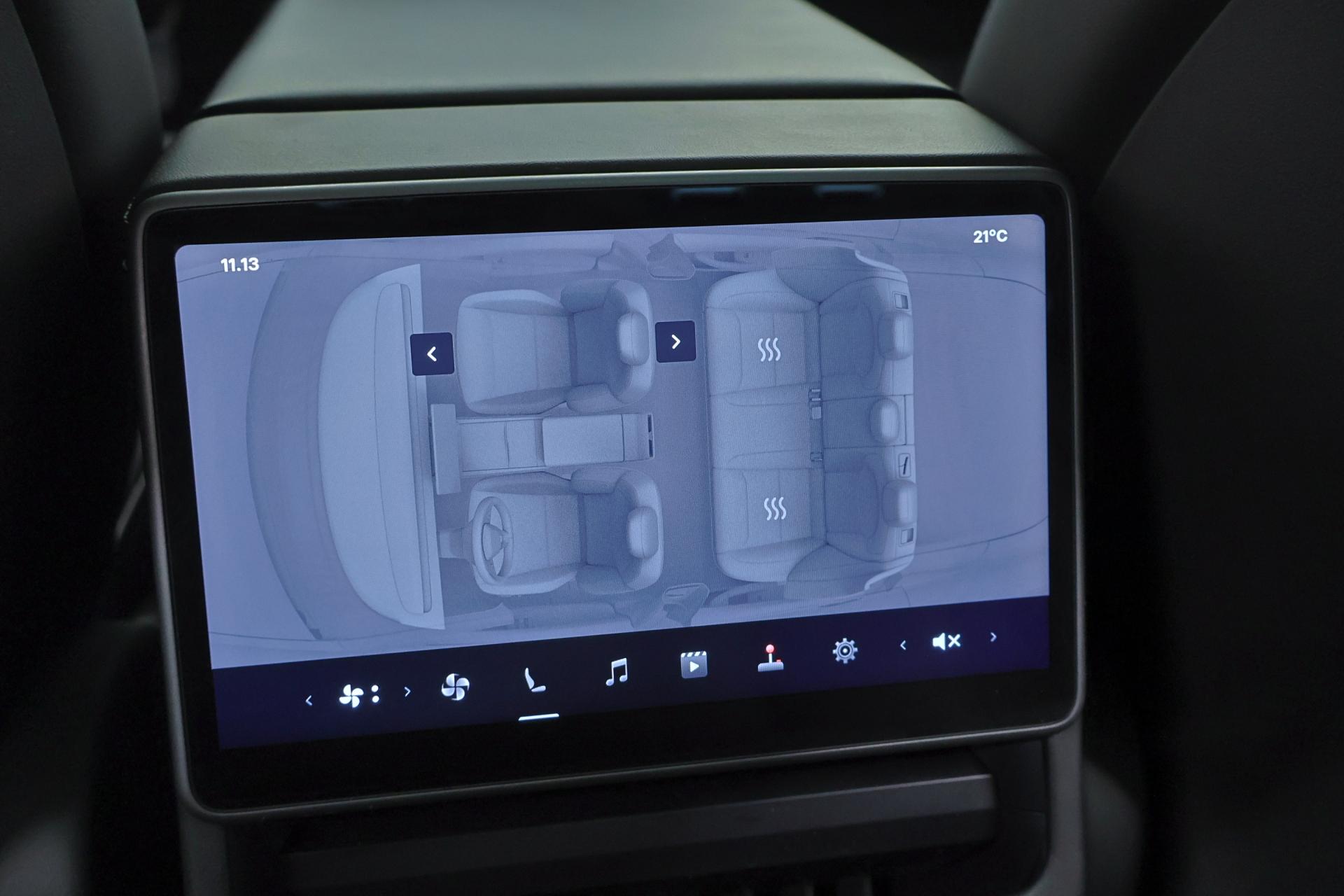 TESLA Model 3 2024