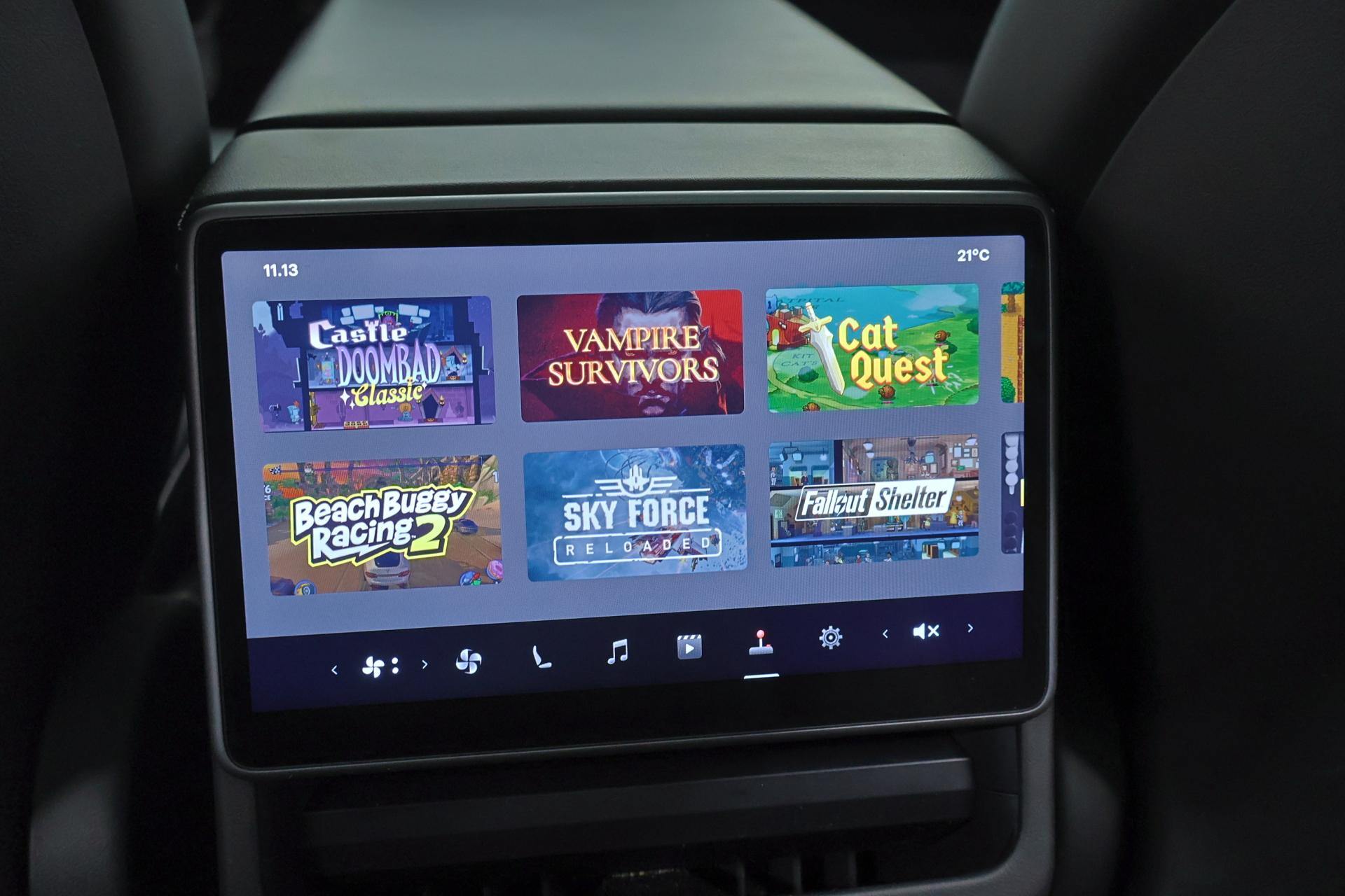 TESLA Model 3 2024