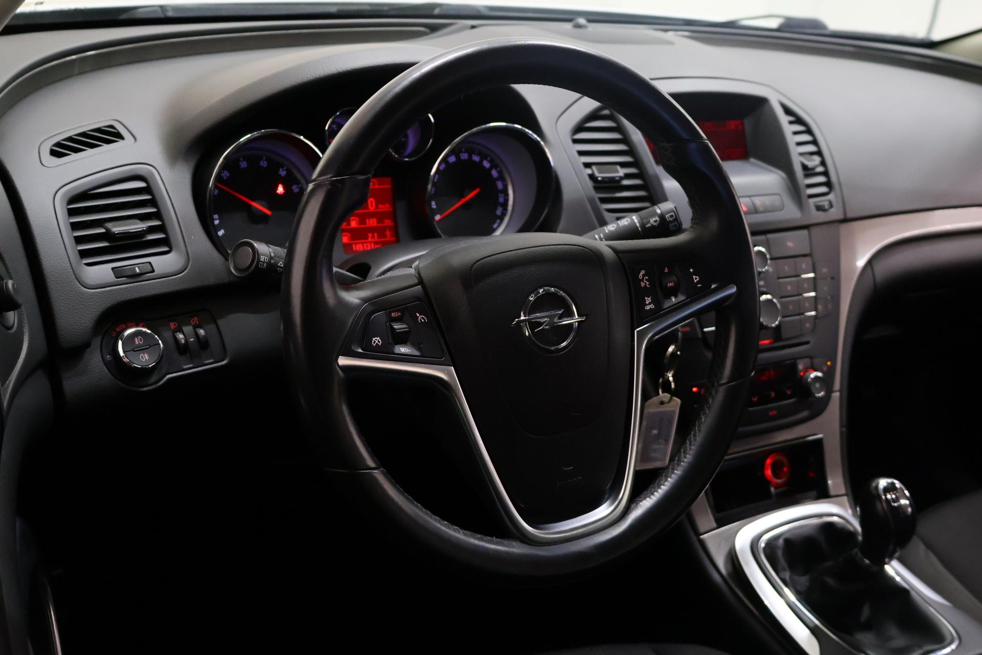 OPEL Insignia 2013