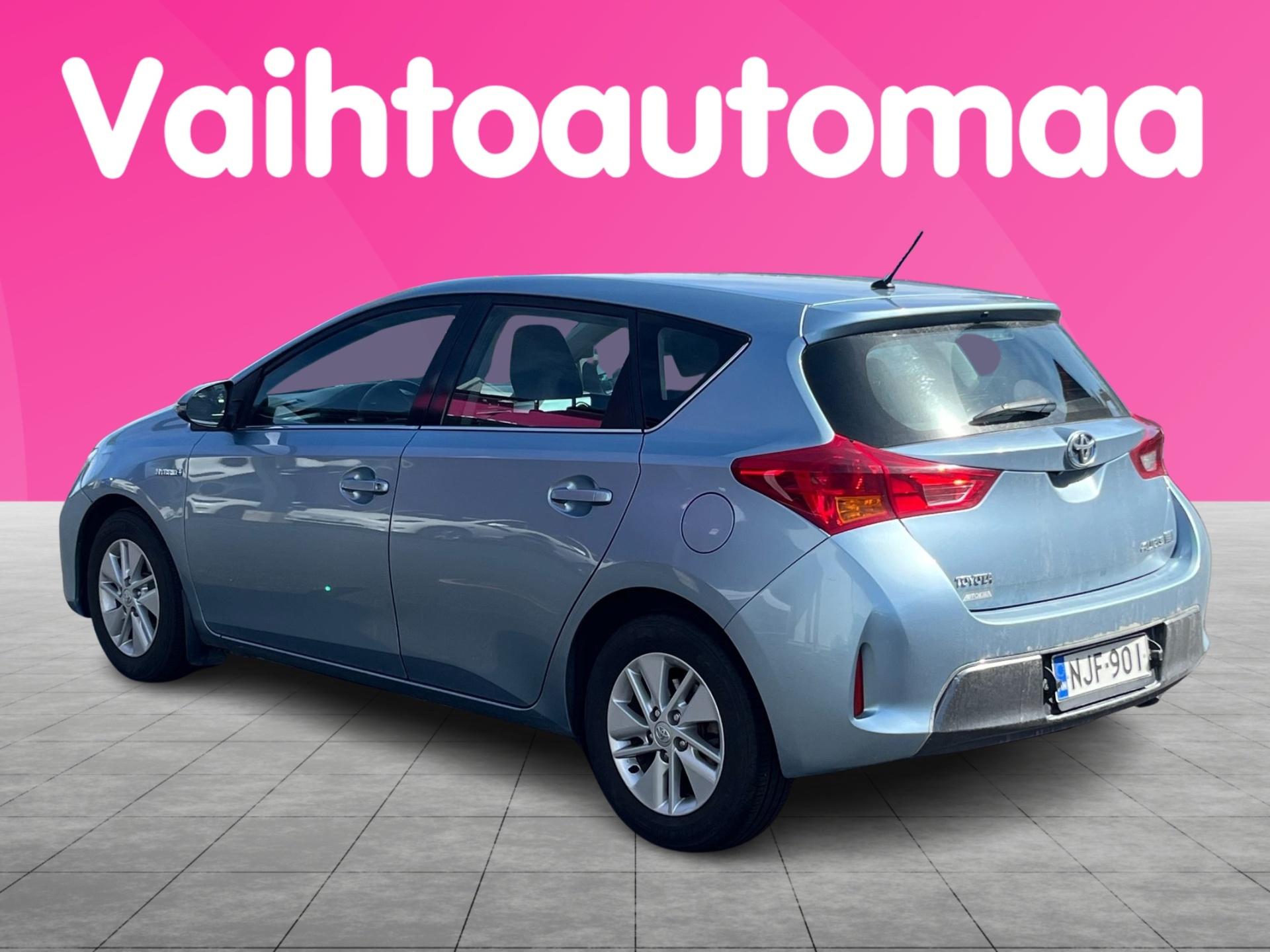 TOYOTA Auris 2013