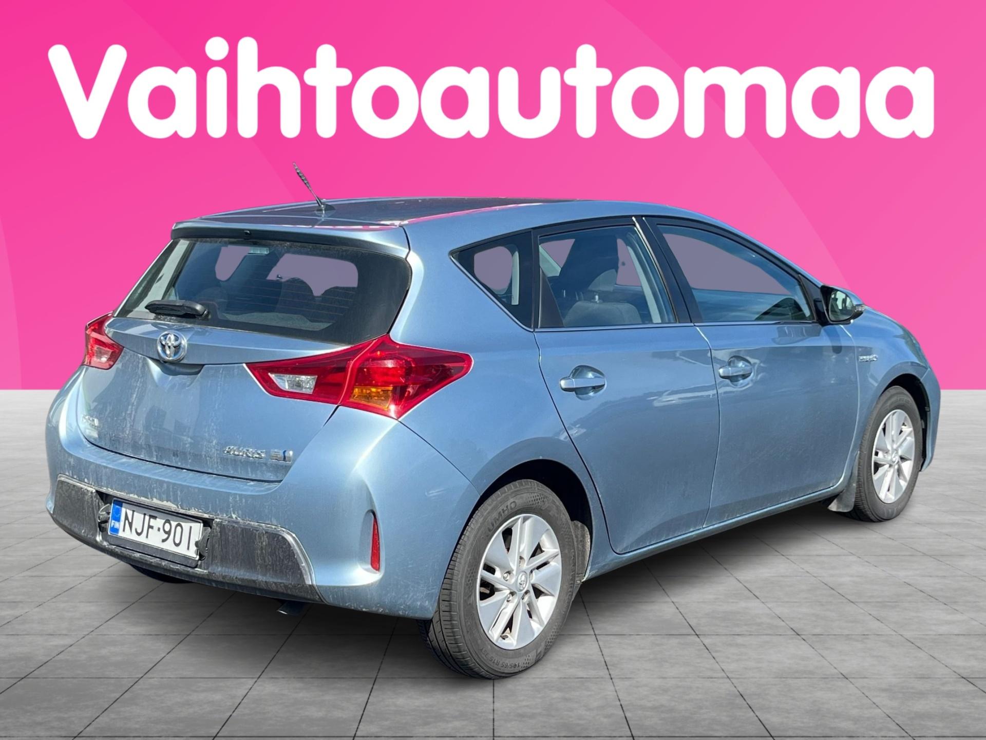 TOYOTA Auris 2013