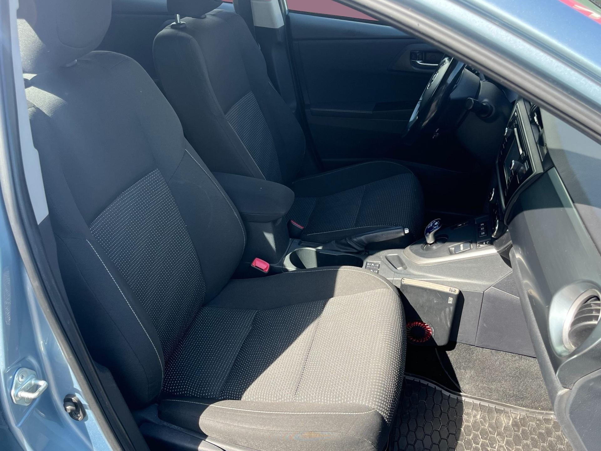 TOYOTA Auris 2013