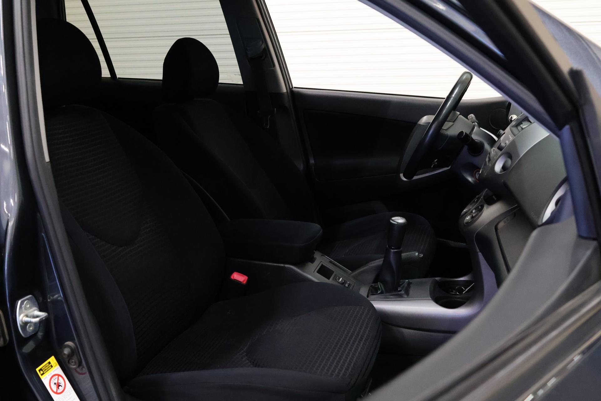 TOYOTA RAV4 2009