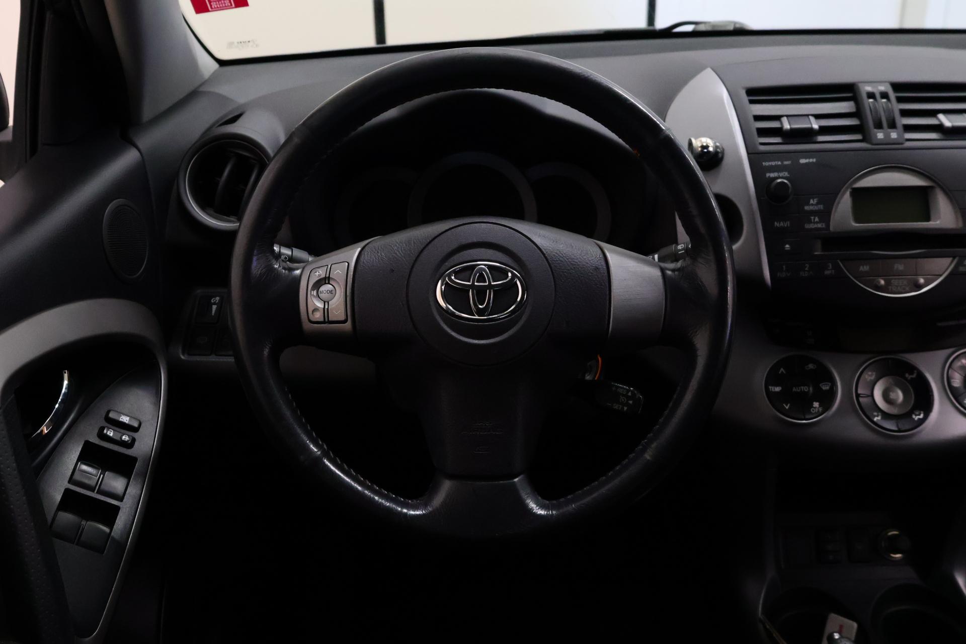 TOYOTA RAV4 2009
