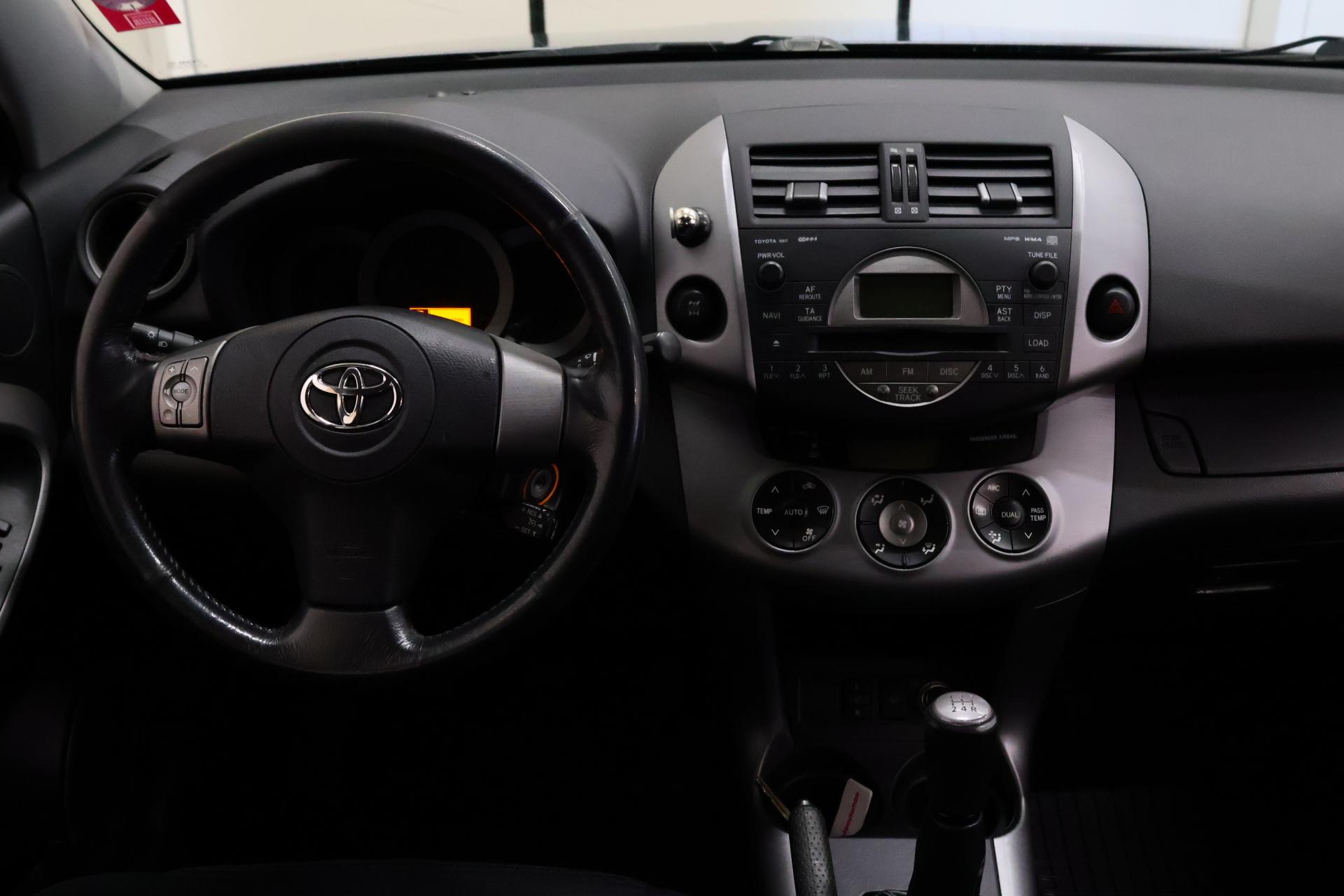 TOYOTA RAV4 2009