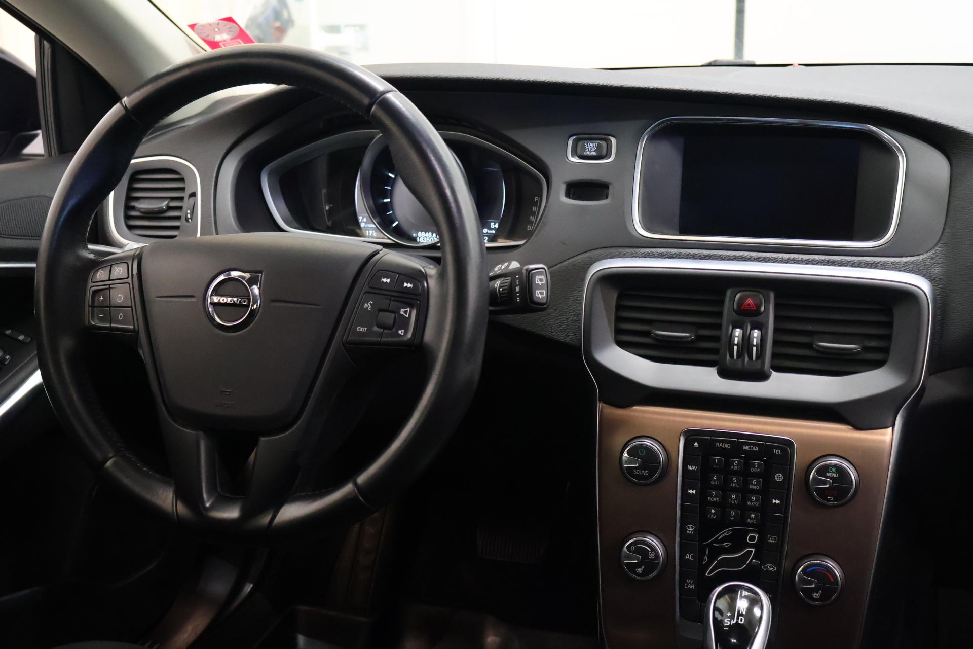 VOLVO V40 Cross Country 2018