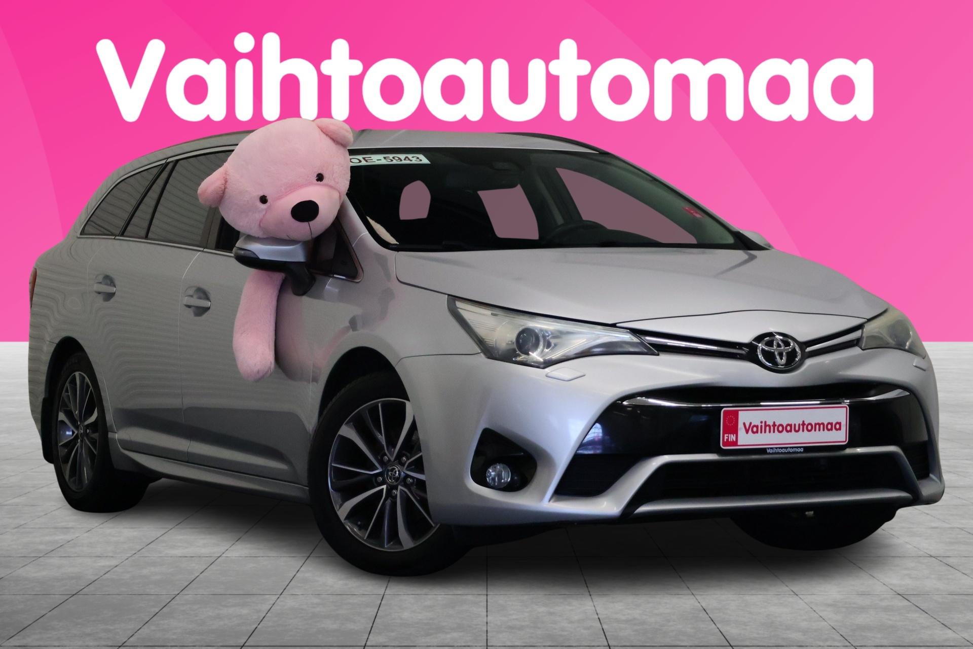 TOYOTA Avensis 2015