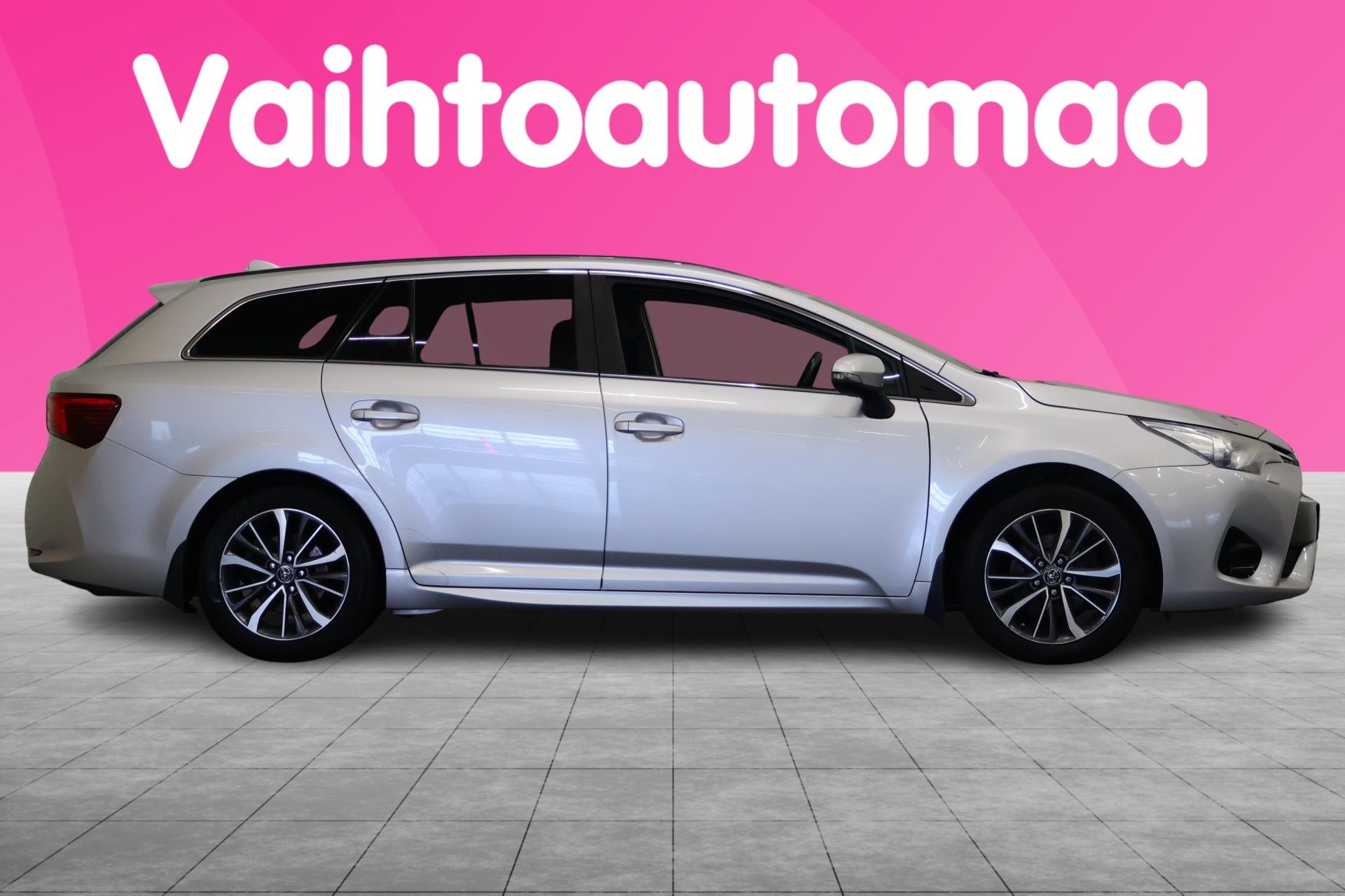 TOYOTA Avensis 2015