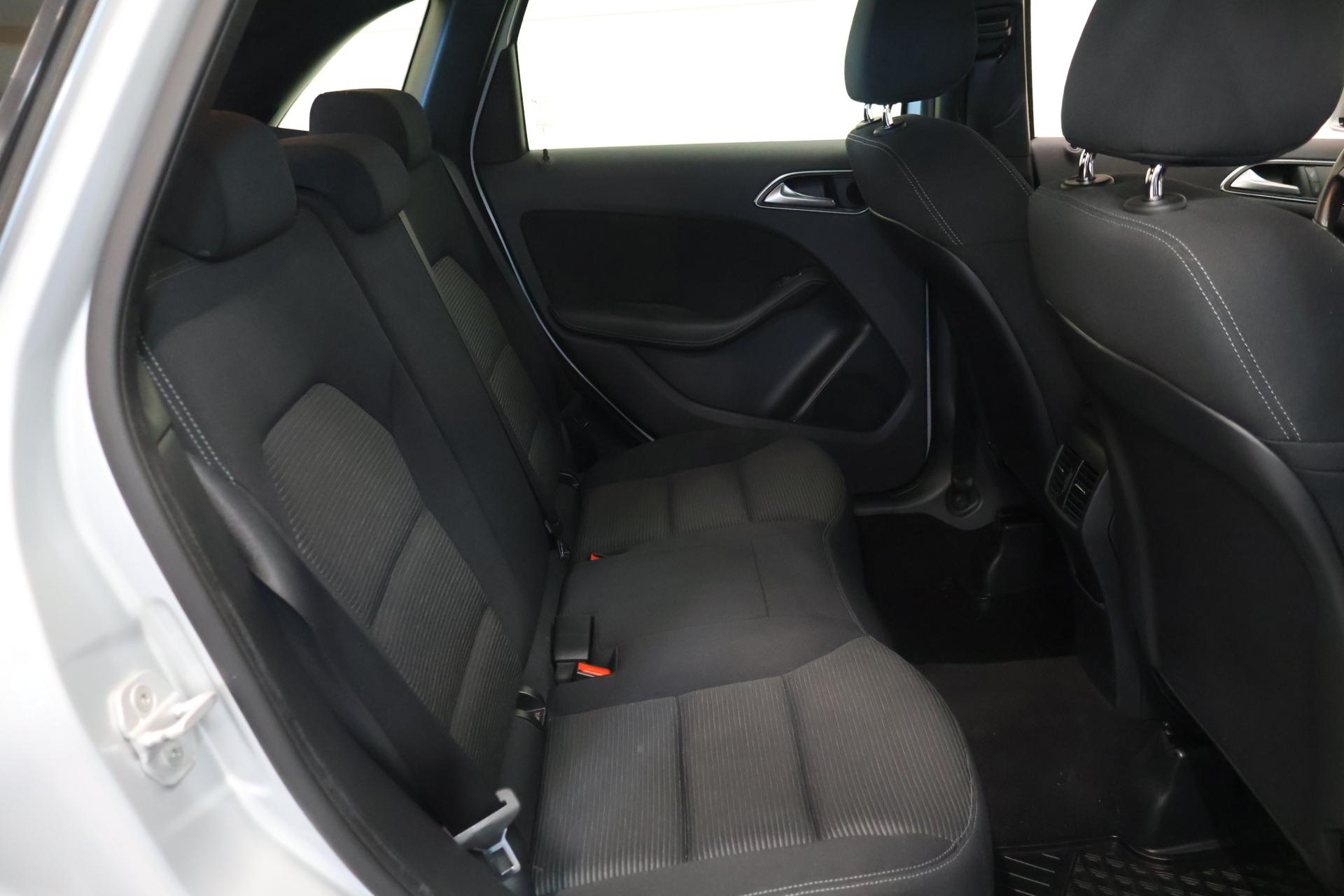 MERCEDES-BENZ B 2015