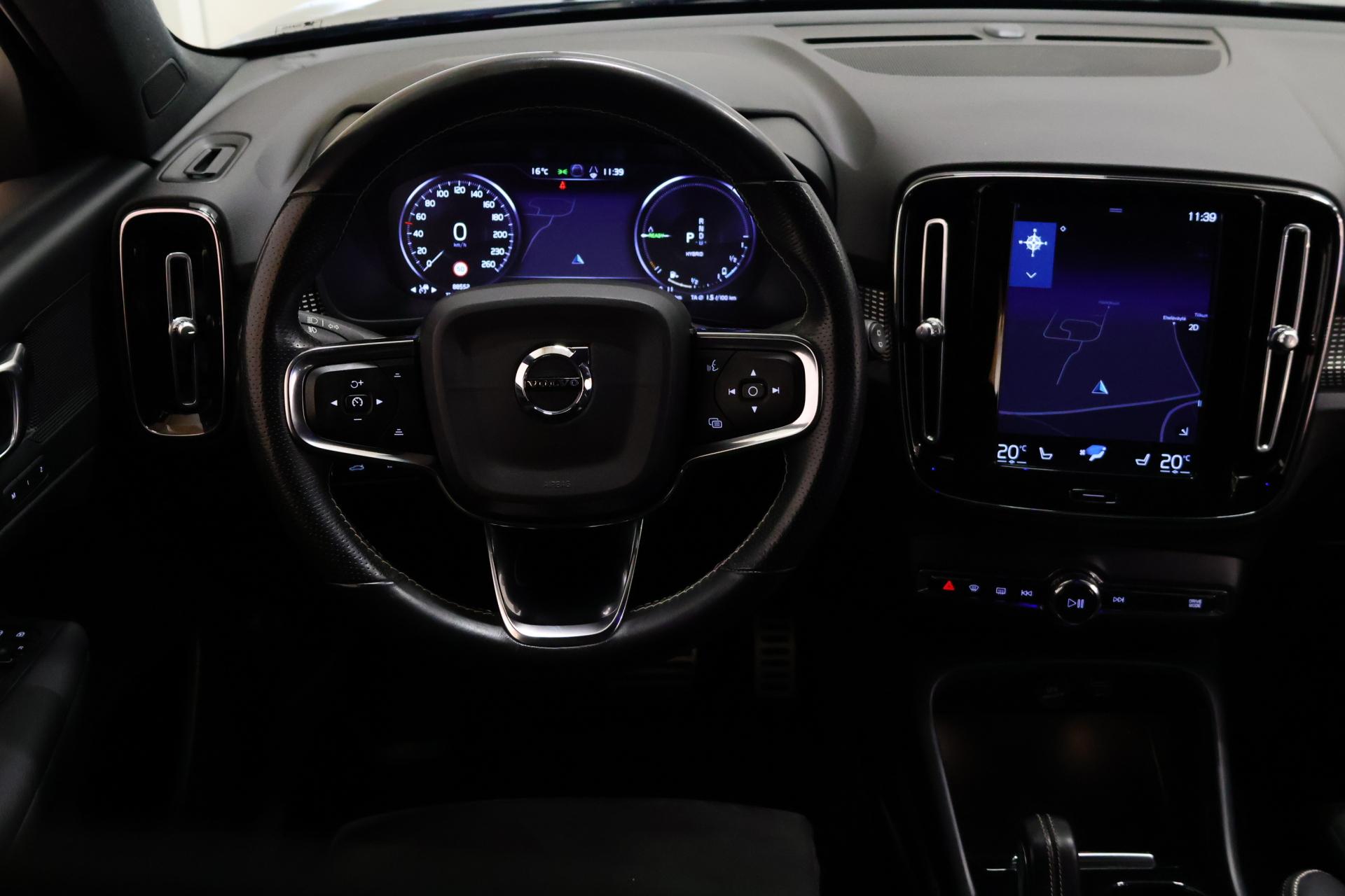 VOLVO XC40 2020