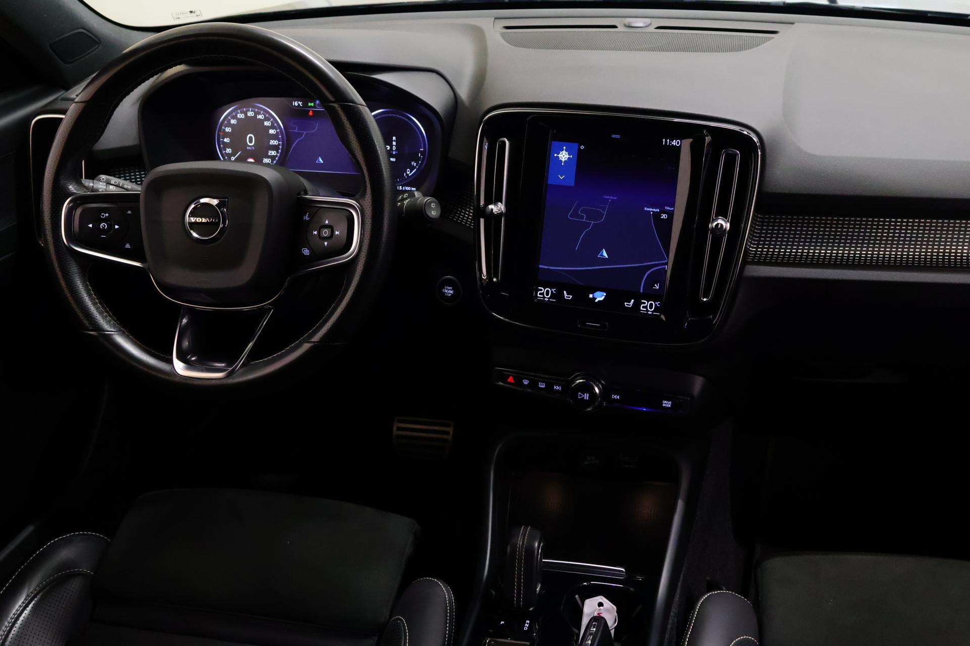 VOLVO XC40 2020