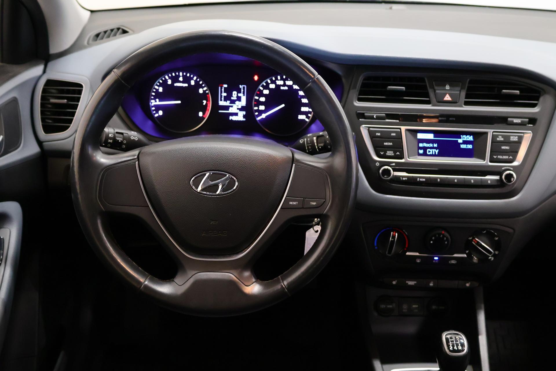 HYUNDAI i20 2016