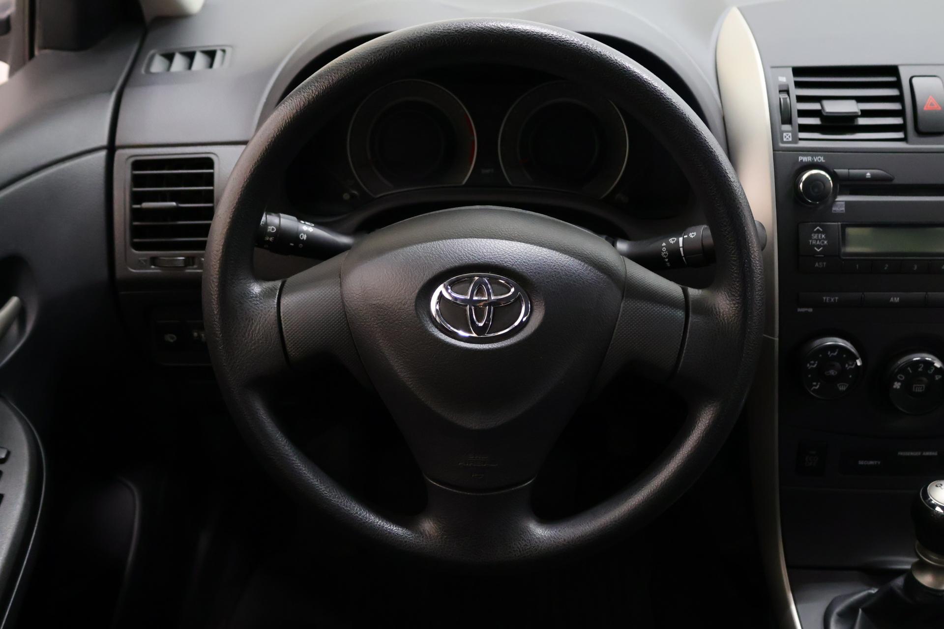TOYOTA Corolla 2010