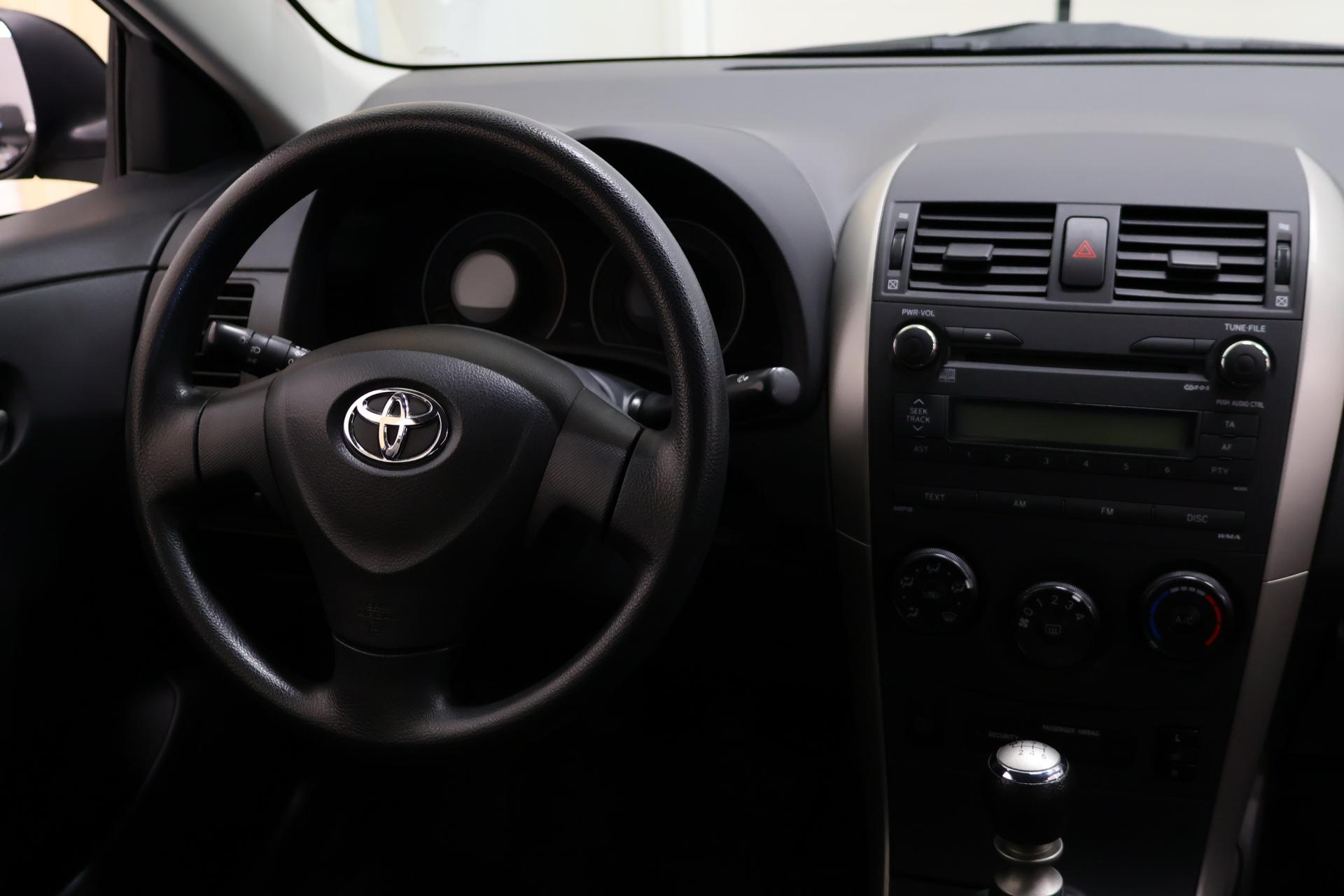 TOYOTA Corolla 2010