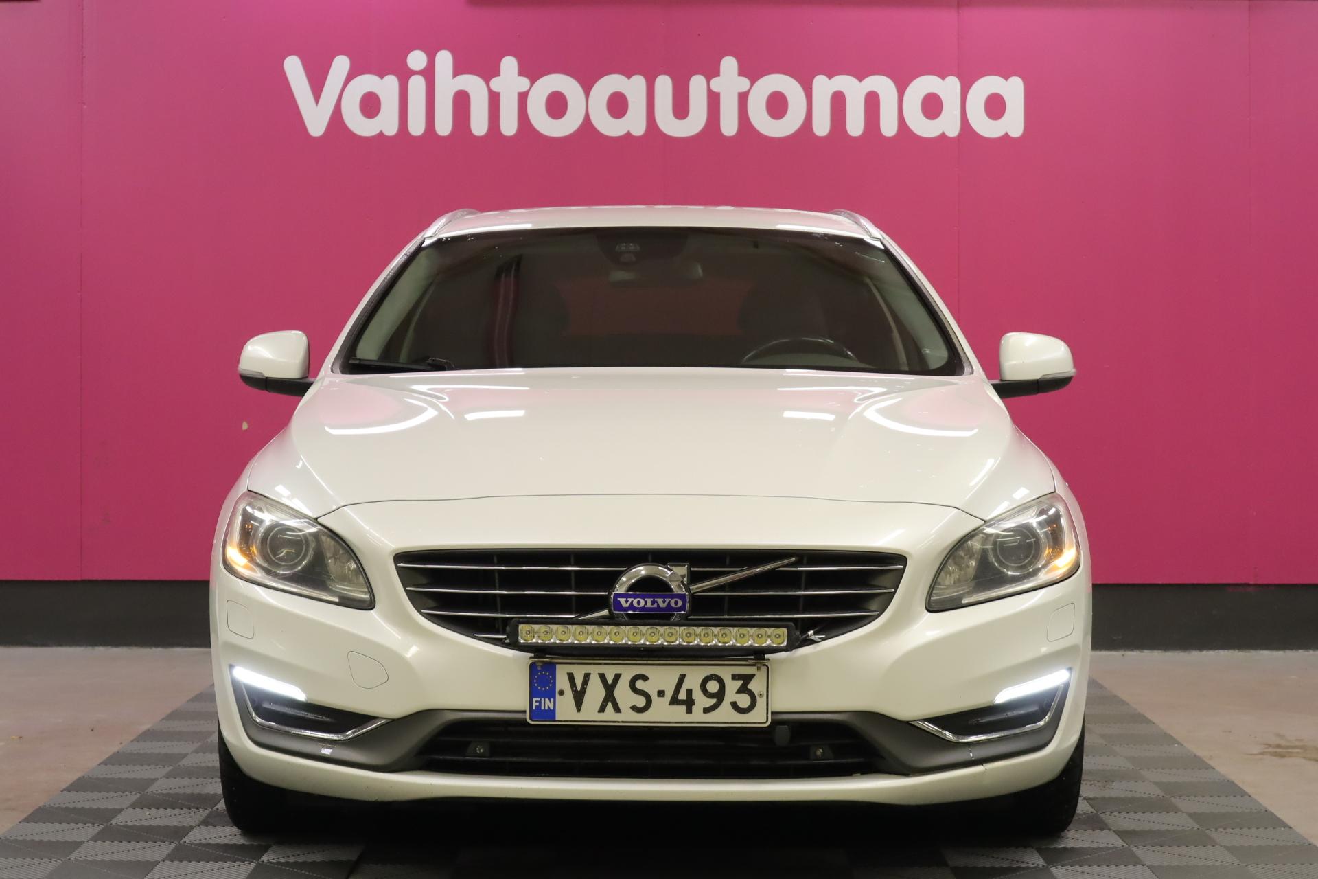 VOLVO V60 2015